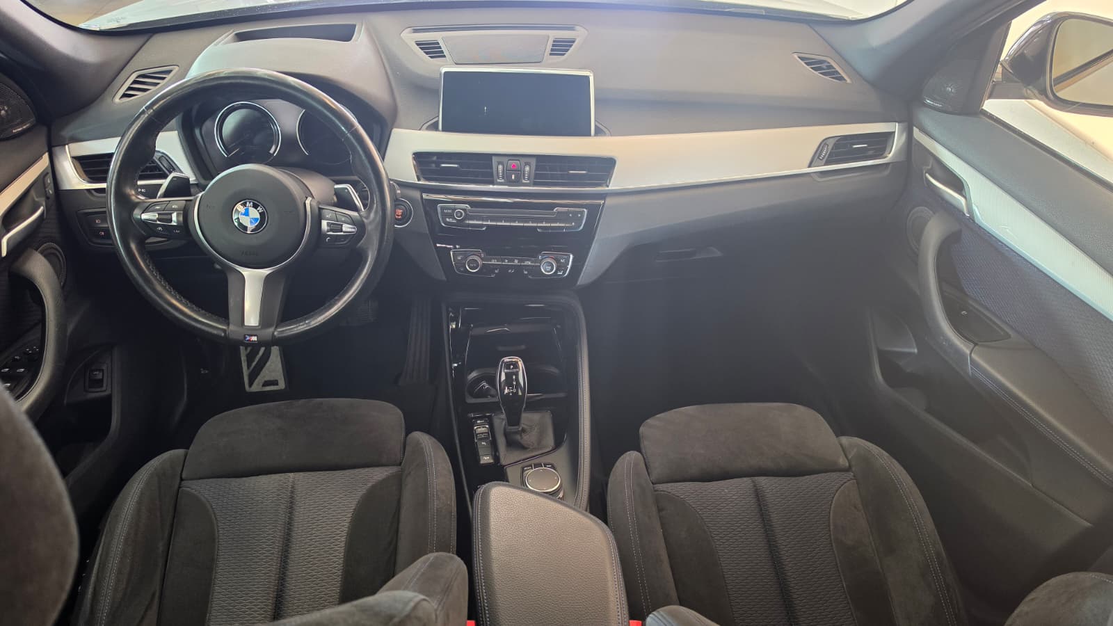 BMW X1 xDrive 20i M Sport Steptronic, TOP AUSTATTUNG, SCHWEIZER FAHRZEUG, FRISCH AB SERVICE-image-6