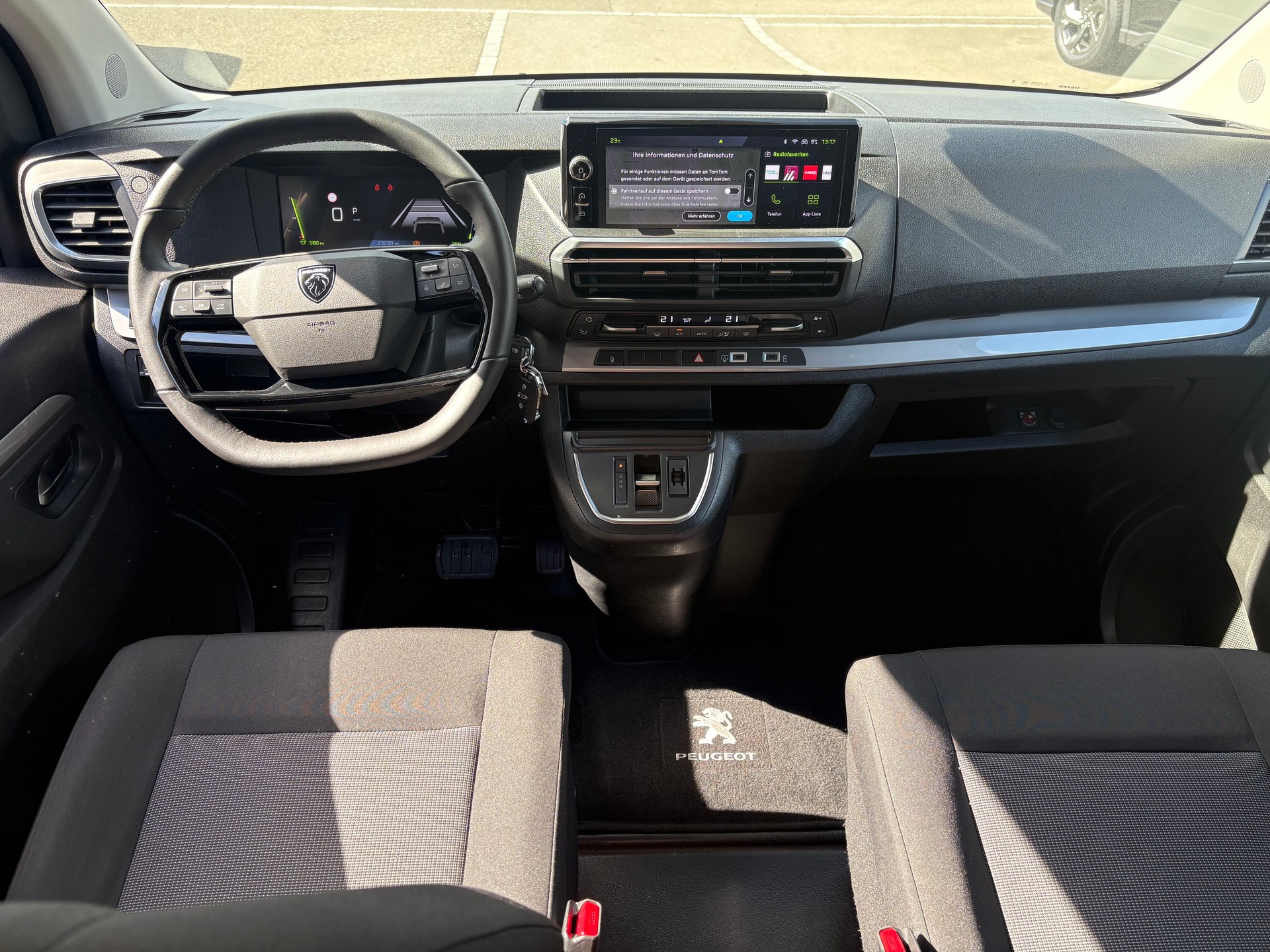 PEUGEOT Traveller Standard 2.0 BlueHDi 180 Business S/S-image-7