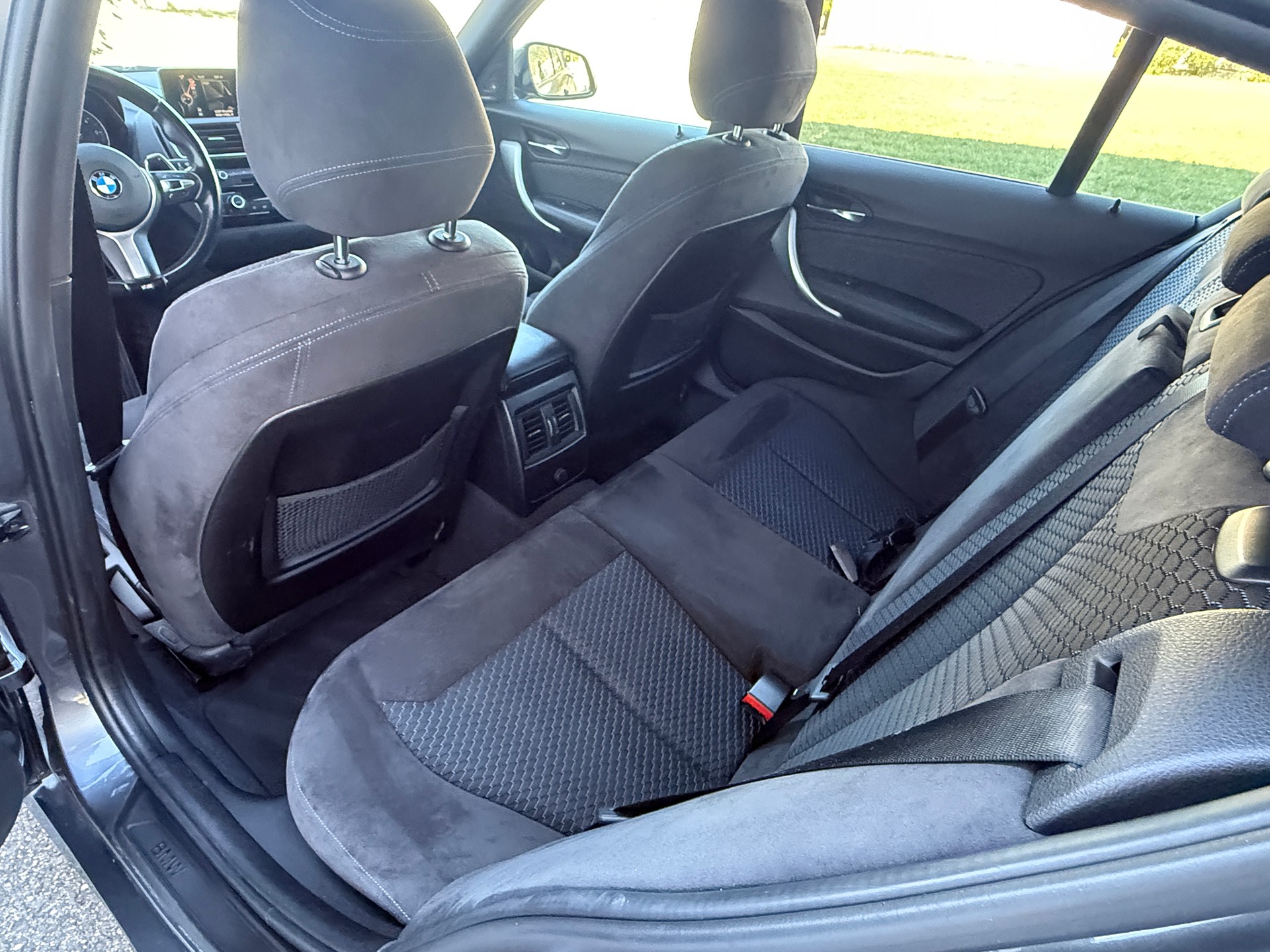 BMW 120d xDrive M Sport Steptronic-image-5