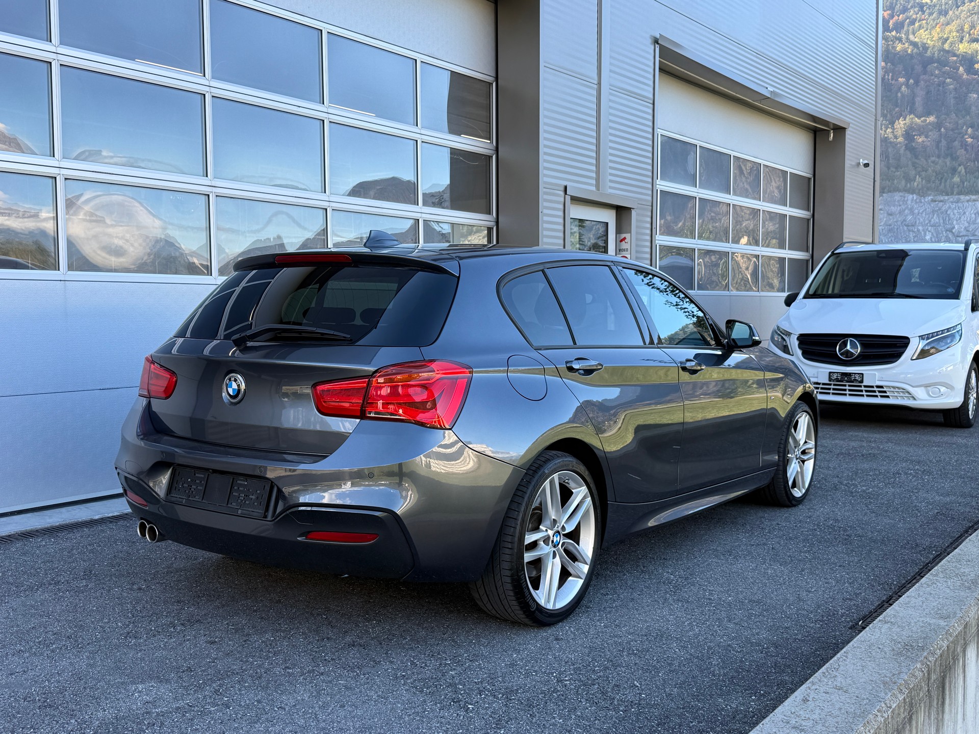 BMW 120d xDrive M Sport Steptronic-image-2