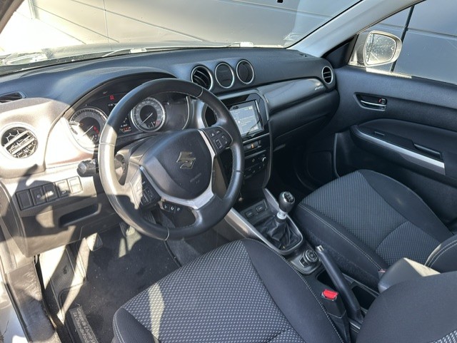 SUZUKI Vitara 1.4 Boosterjet Compact + Hybrid-image-5