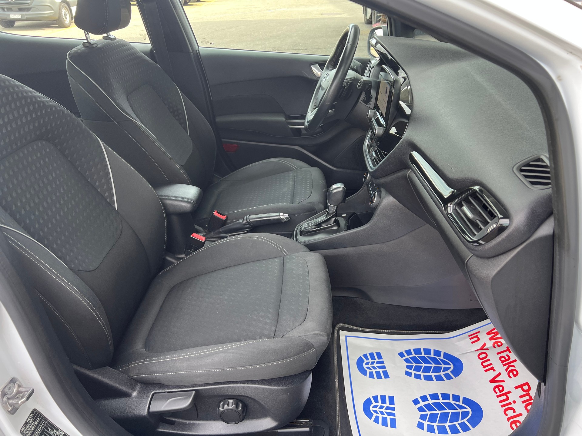 FORD Fiesta 1.0 SCTi Titanium Automat-image-10