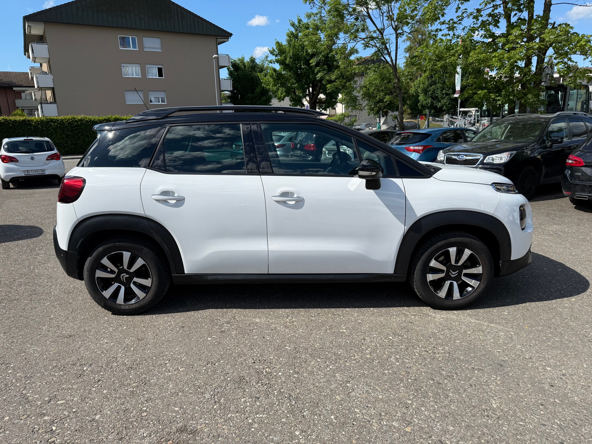 CITROEN C3 Aircross 1.2i PureTech Shine EAT-image-4