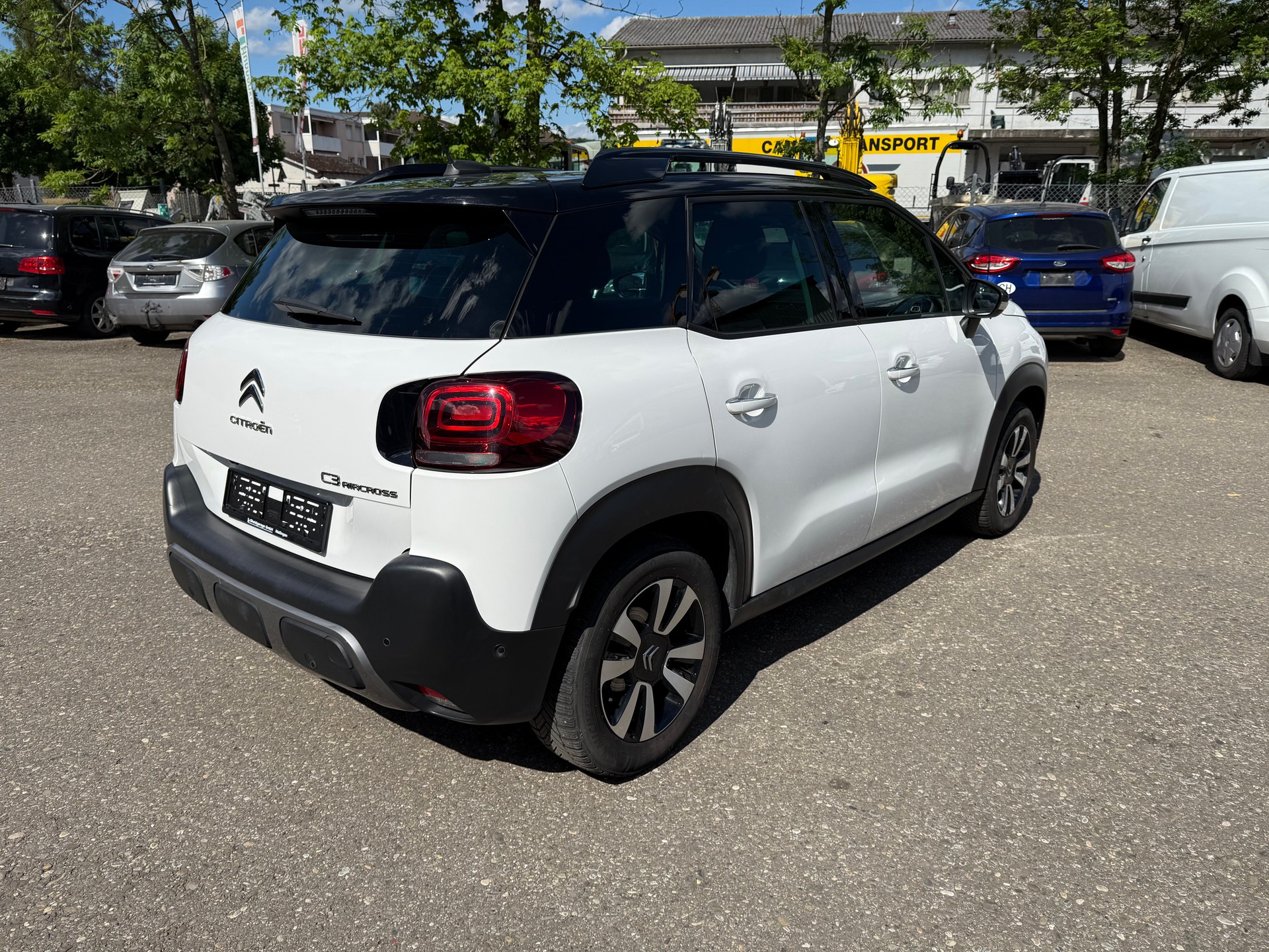 CITROEN C3 Aircross 1.2i PureTech Shine EAT-image-3