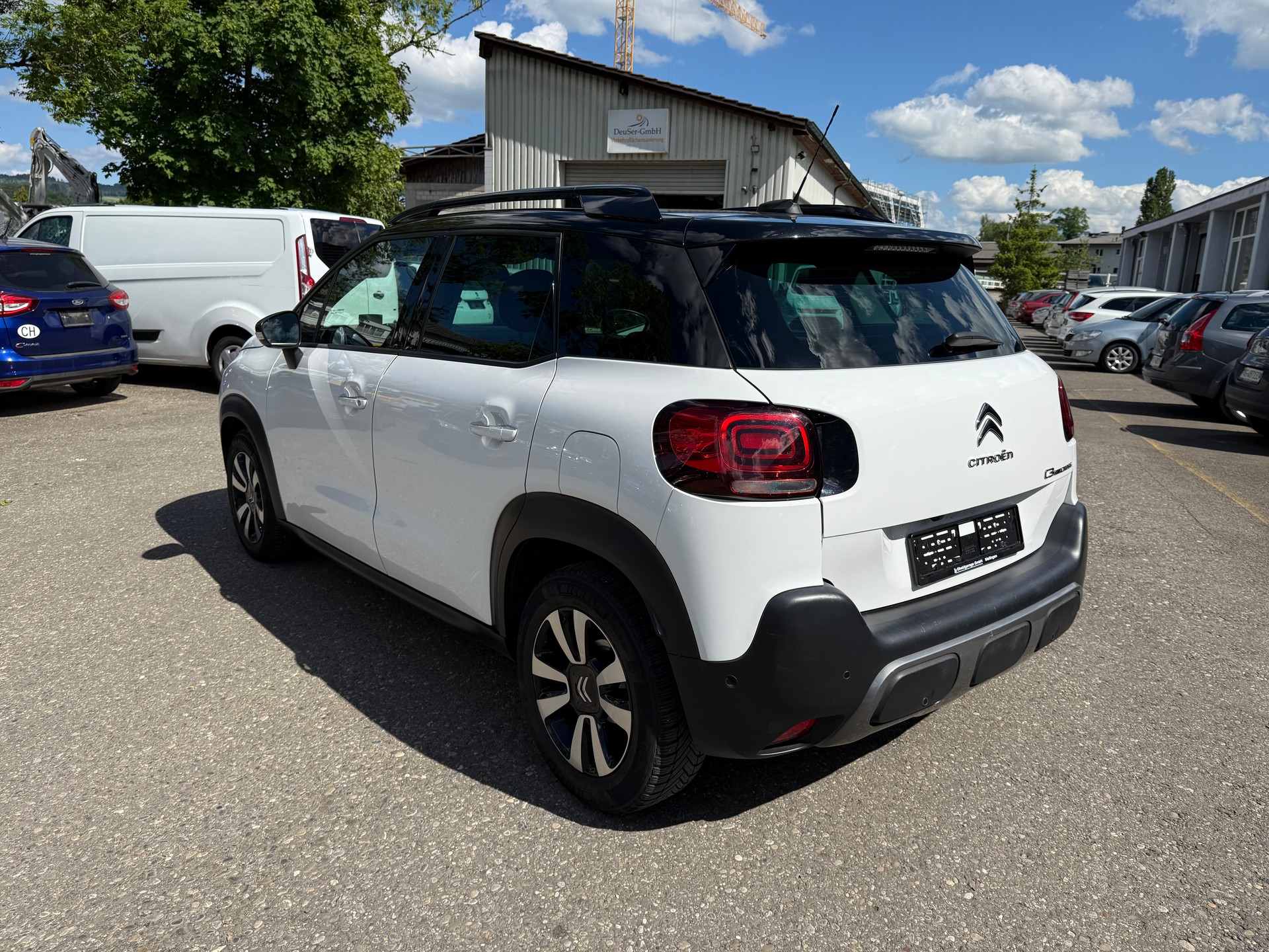 CITROEN C3 Aircross 1.2i PureTech Shine EAT-image-2