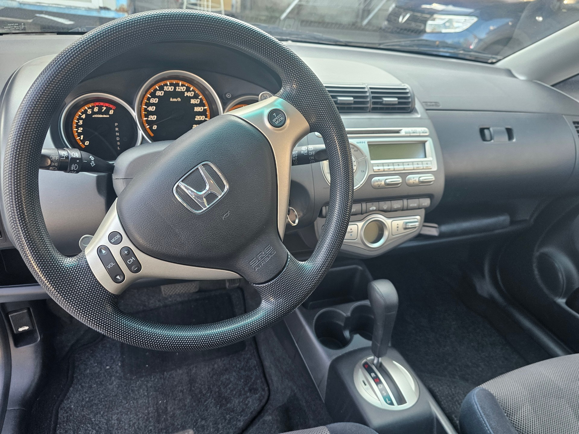 HONDA Jazz 1.4i LS Formula 1 CVT-image-7