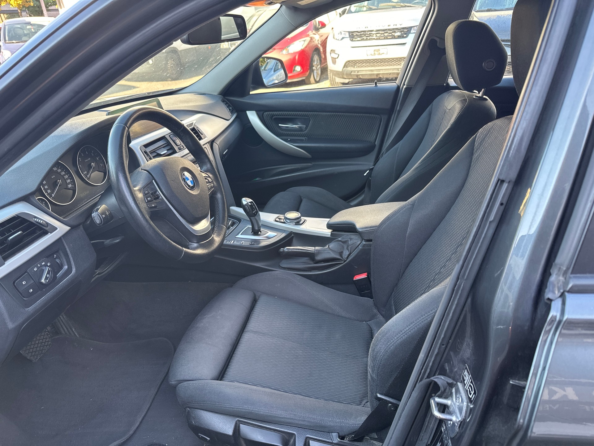 BMW 316i Touring Business Steptronic-image-7