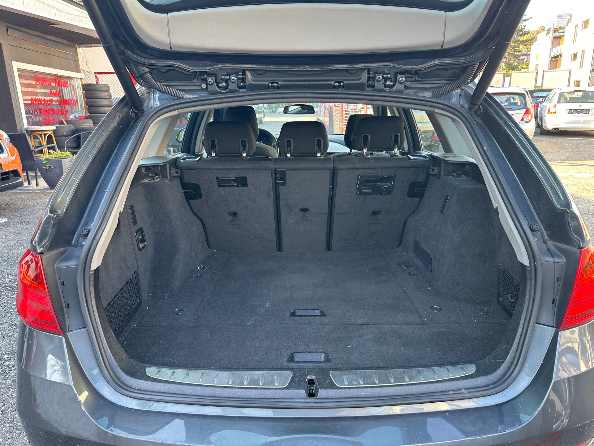 BMW 316i Touring Business Steptronic-image-9