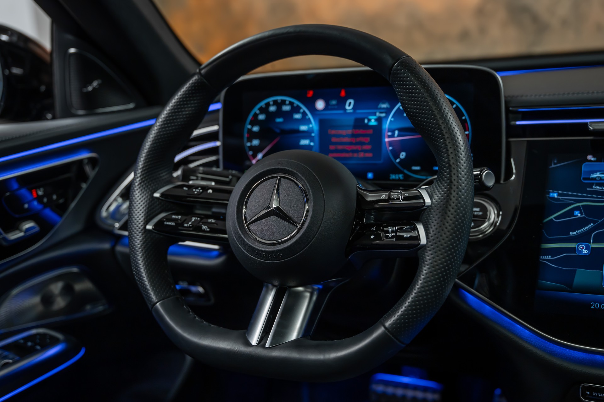 MERCEDES-BENZ E 450 d 4Matic 9G-Tronic AMG Line *Hyper-Screen*Iconic-Glow*Panorama*Burmester-4D*-image-18