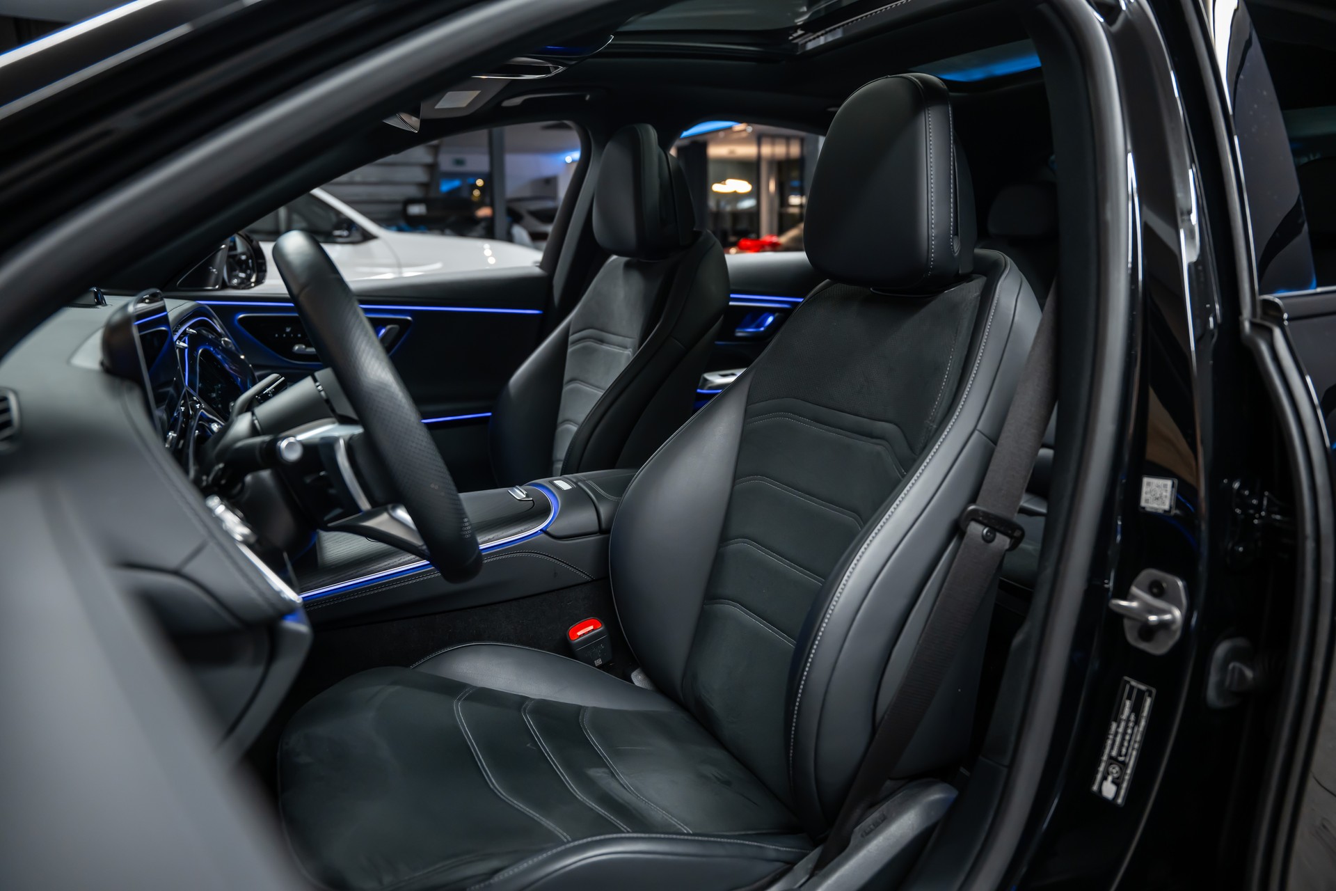 MERCEDES-BENZ E 450 d 4Matic 9G-Tronic AMG Line *Hyper-Screen*Iconic-Glow*Panorama*Burmester-4D*-image-14