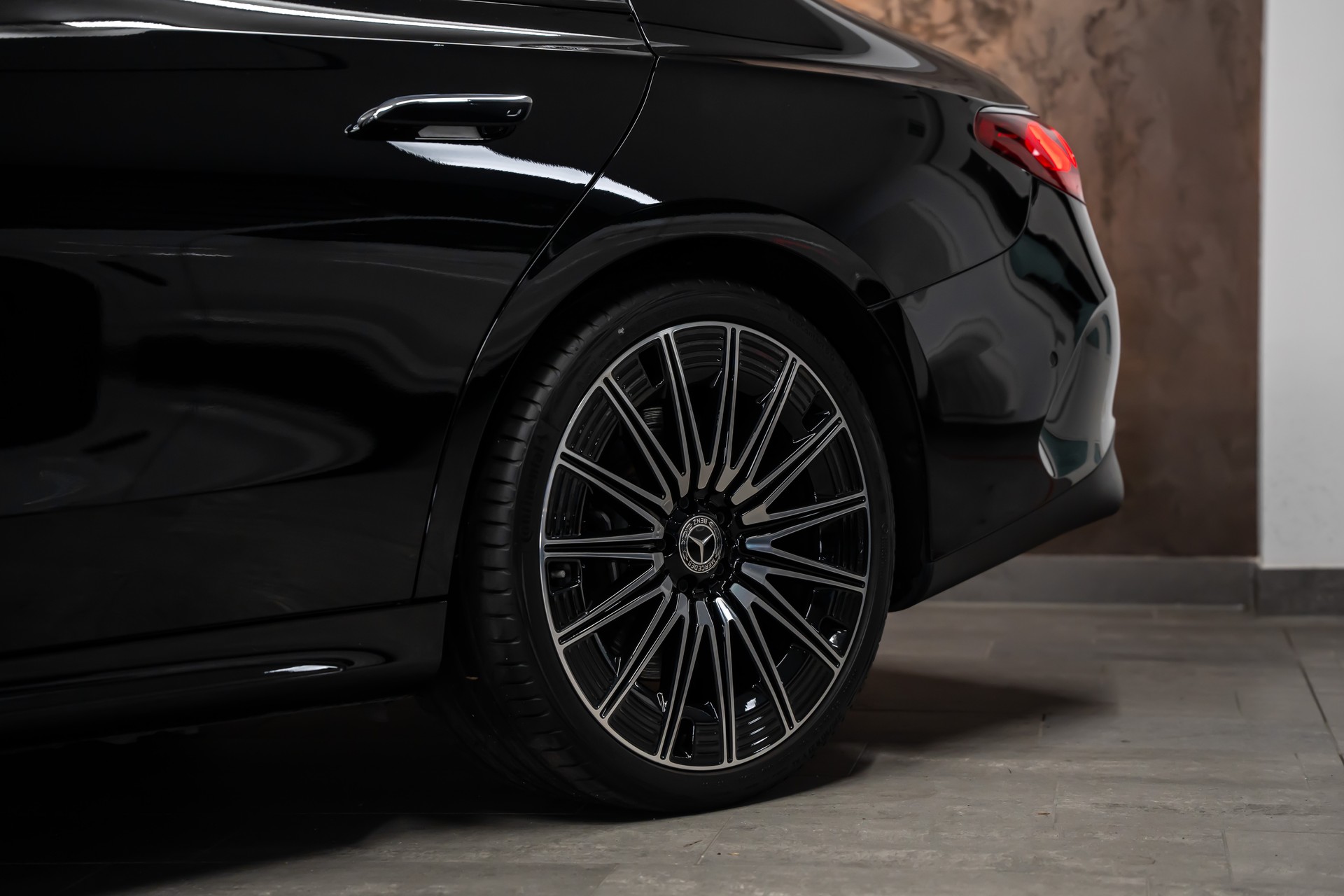 MERCEDES-BENZ E 450 d 4Matic 9G-Tronic AMG Line *Hyper-Screen*Iconic-Glow*Panorama*Burmester-4D*-image-10