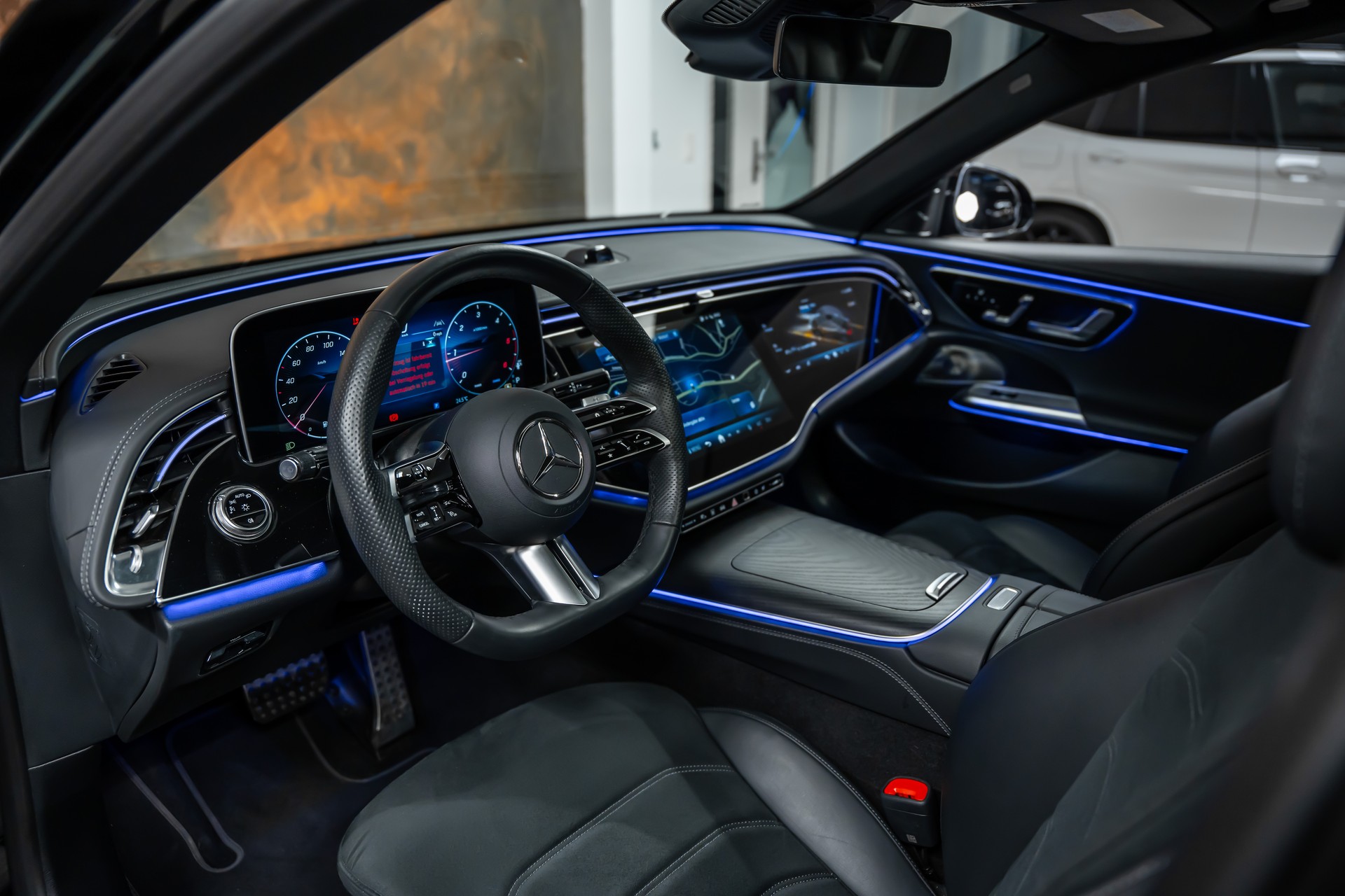 MERCEDES-BENZ E 450 d 4Matic 9G-Tronic AMG Line *Hyper-Screen*Iconic-Glow*Panorama*Burmester-4D*-image-12
