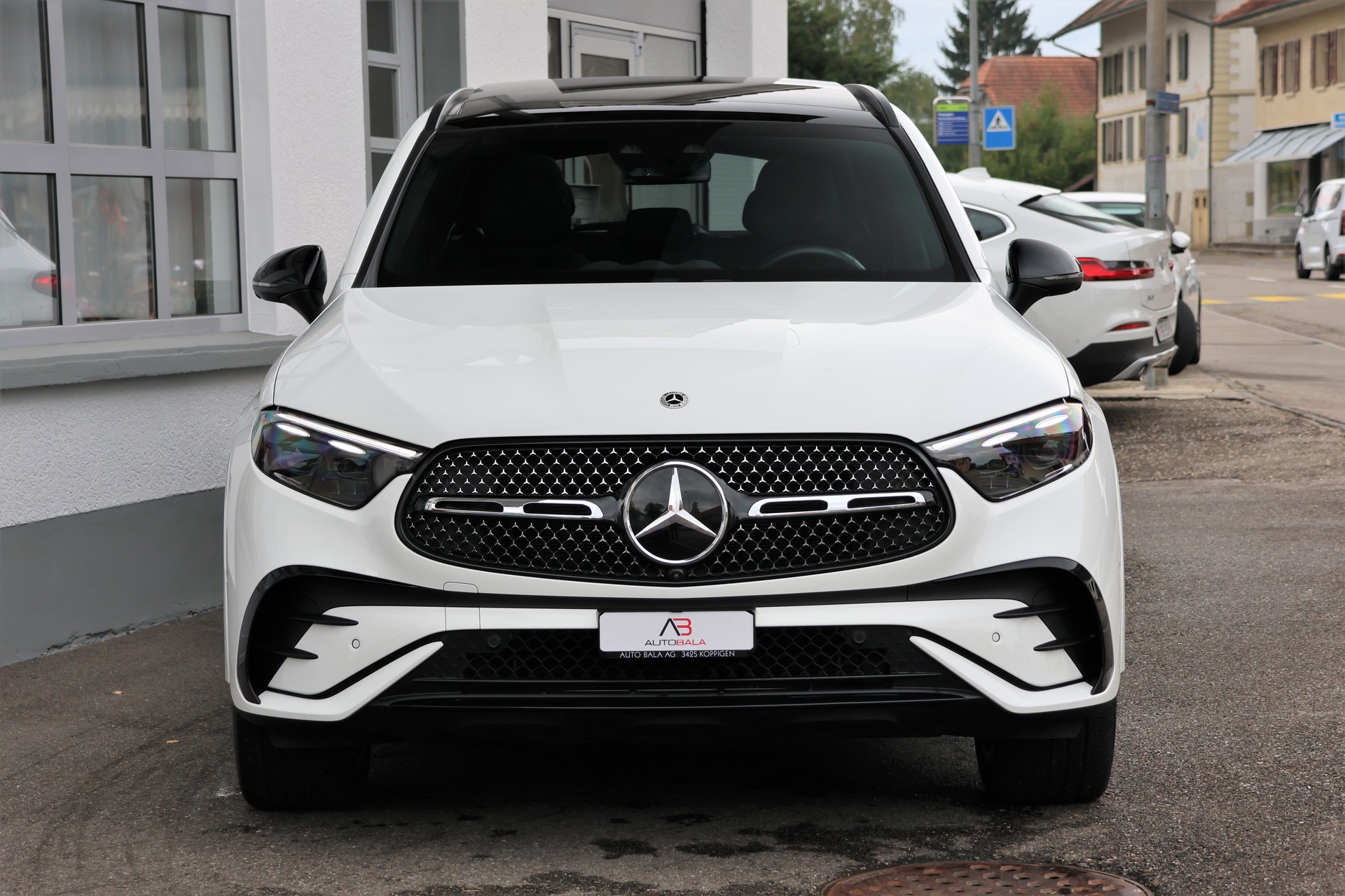 MERCEDES-BENZ GLC 300 4Matic AMG Line 9G-Tronic (CH) MSI+-image-1