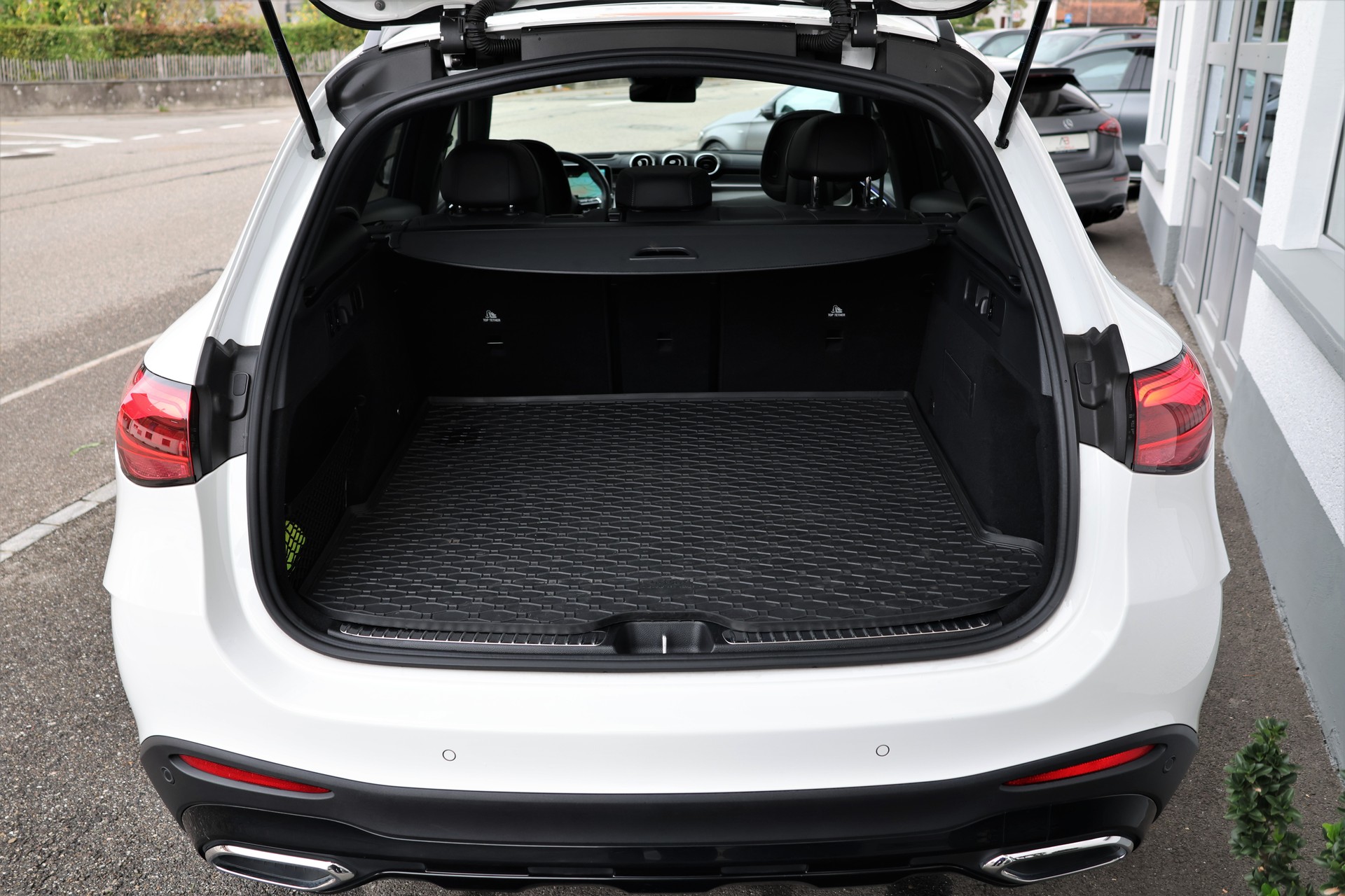 MERCEDES-BENZ GLC 300 4Matic AMG Line 9G-Tronic (CH) MSI+-image-19