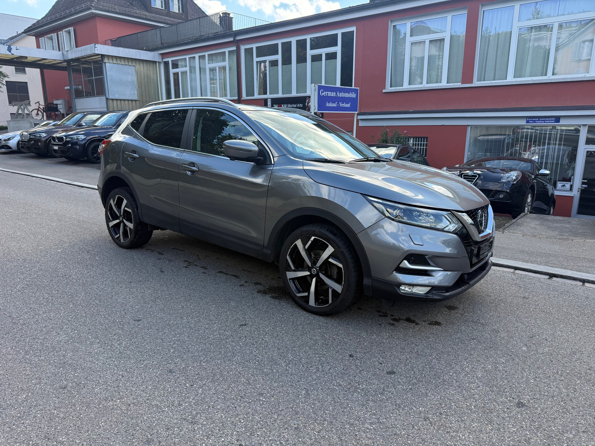 NISSAN Qashqai 1.7 dCi tekna Xtronic ALL-MODE 4x4-image-3