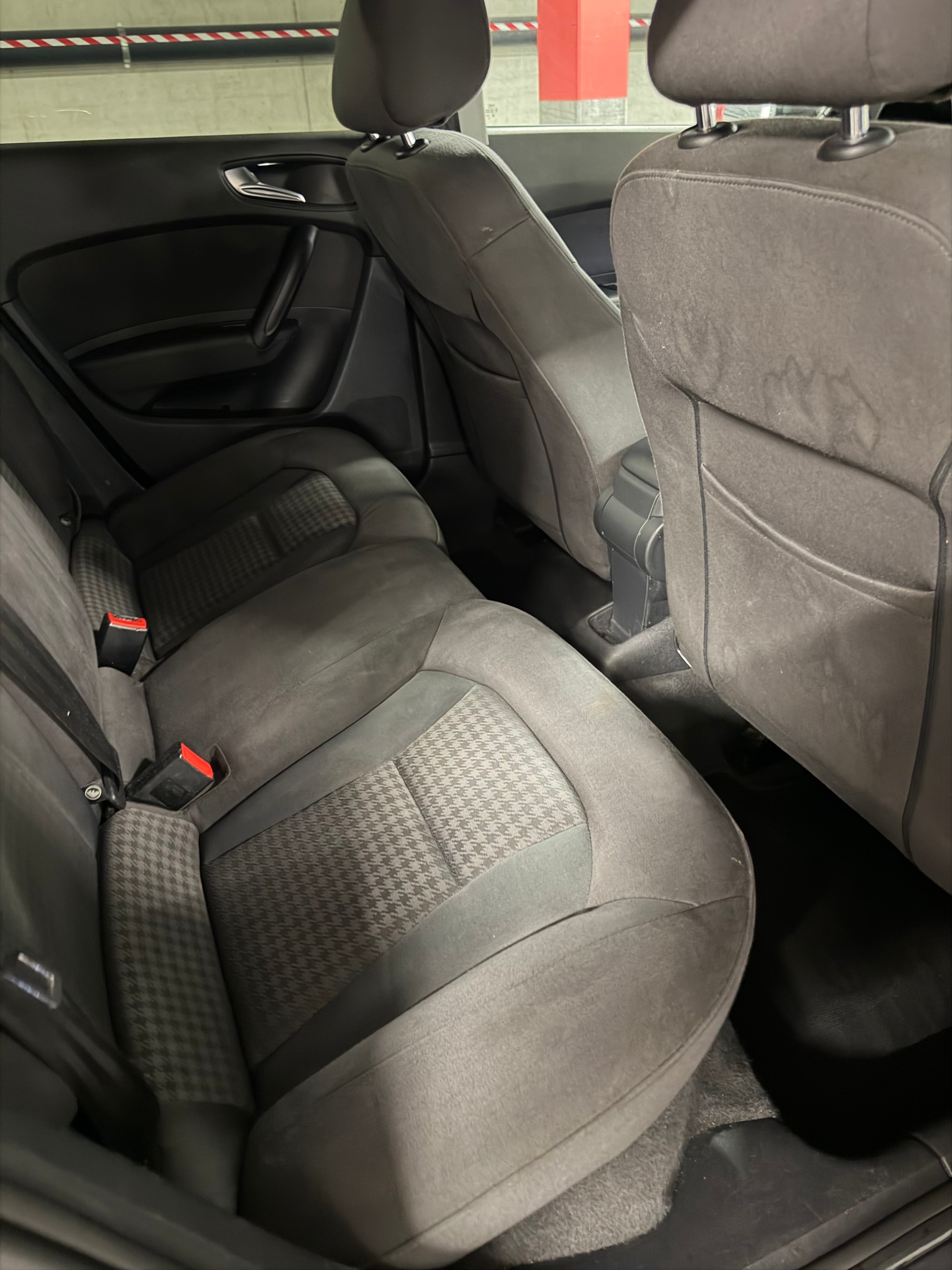 AUDI A1 Sportback 1.4 TFSI Attraction S-tronic-image-8