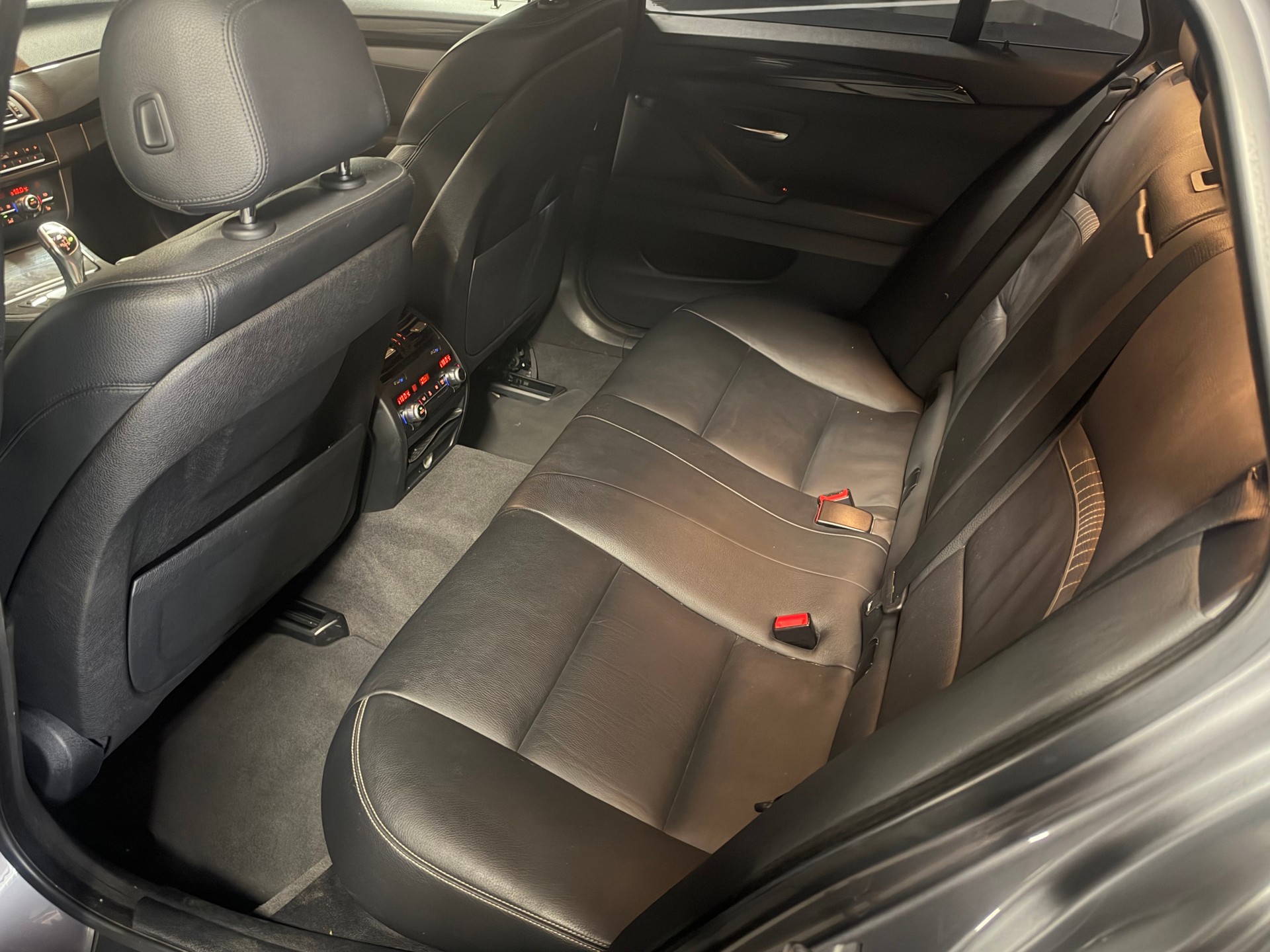 BMW M550d Touring xDrive Steptronic-image-6