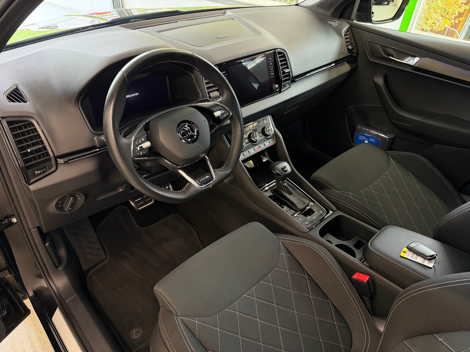 SKODA Karoq 1.5 TSI ACT SportLine DSG-image-10