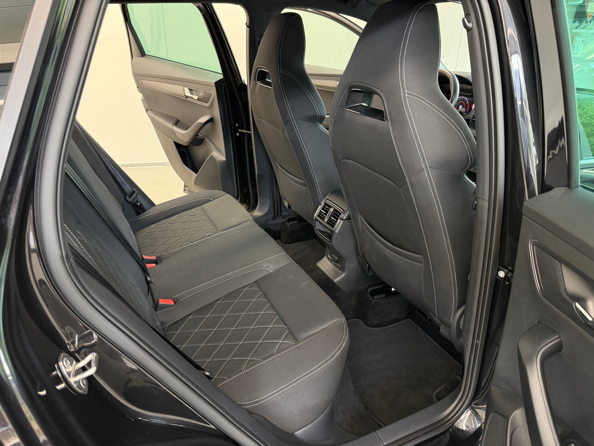 SKODA Karoq 1.5 TSI ACT SportLine DSG-image-17