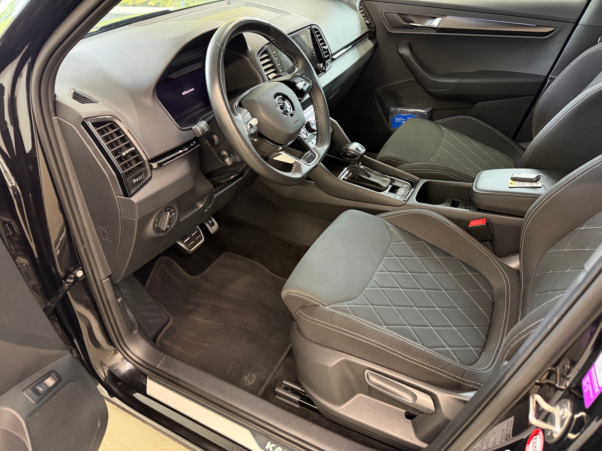 SKODA Karoq 1.5 TSI ACT SportLine DSG-image-11