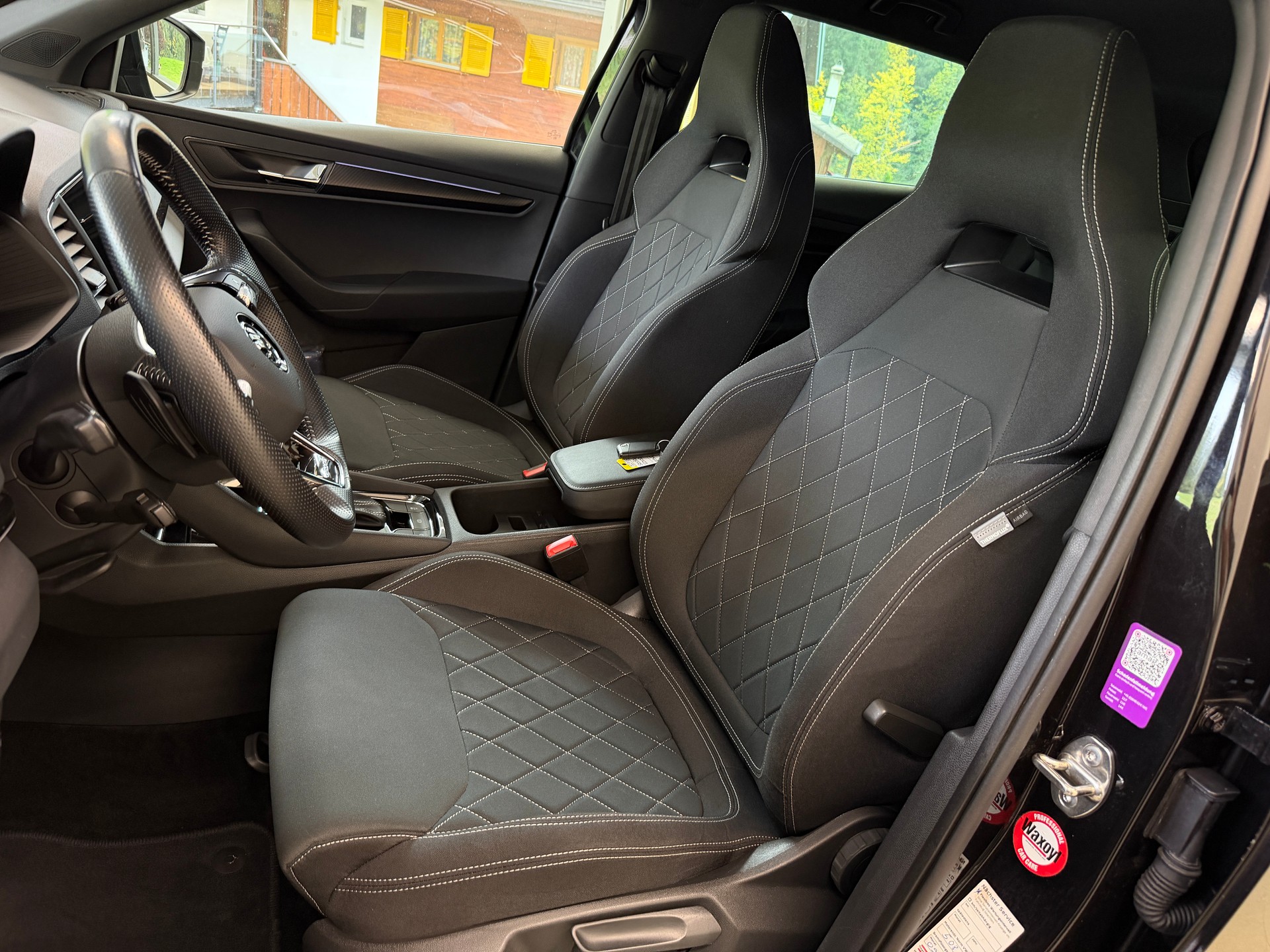 SKODA Karoq 1.5 TSI ACT SportLine DSG-image-12