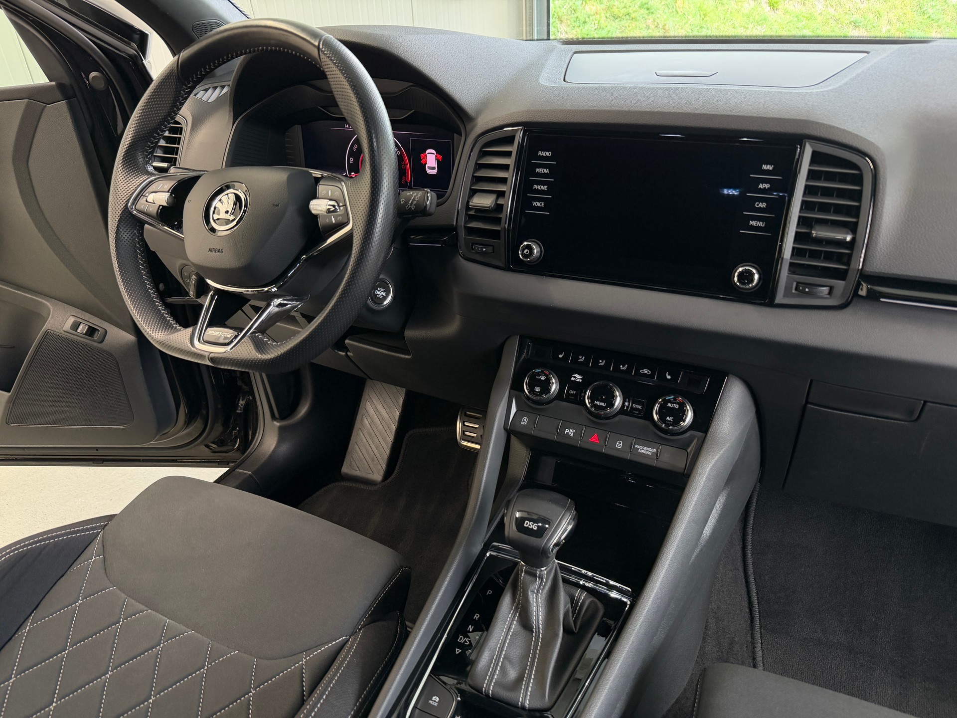 SKODA Karoq 1.5 TSI ACT SportLine DSG-image-20