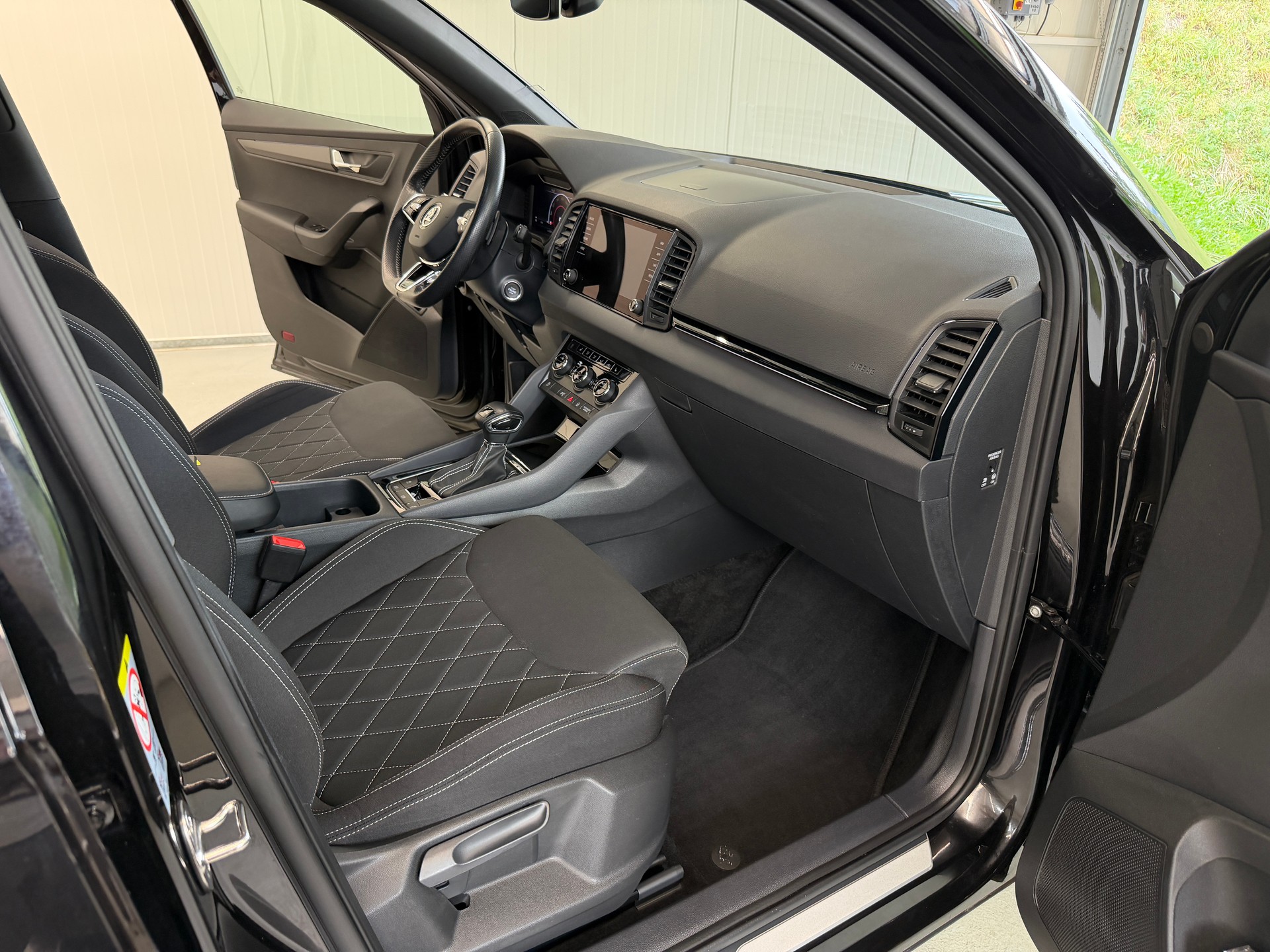 SKODA Karoq 1.5 TSI ACT SportLine DSG-image-18