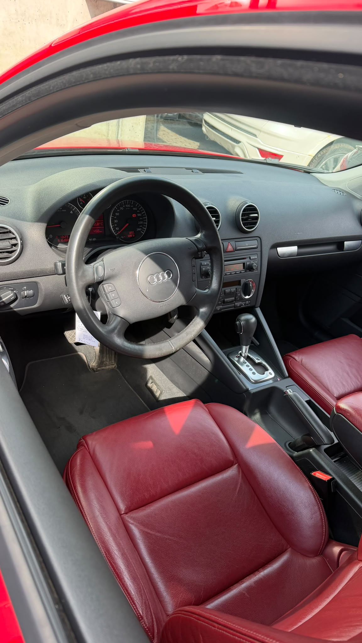 AUDI A3 2.0 TDI Attraction-image-4