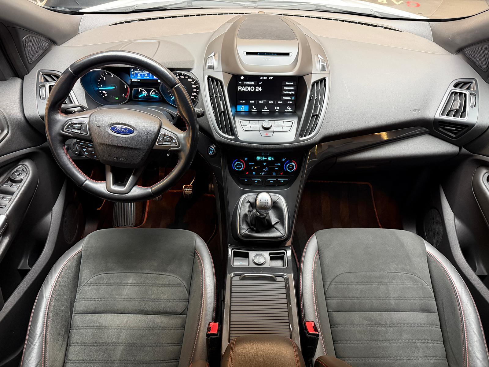 FORD Kuga 2.0 TDCi 150 ST-Line 2WD-image-11