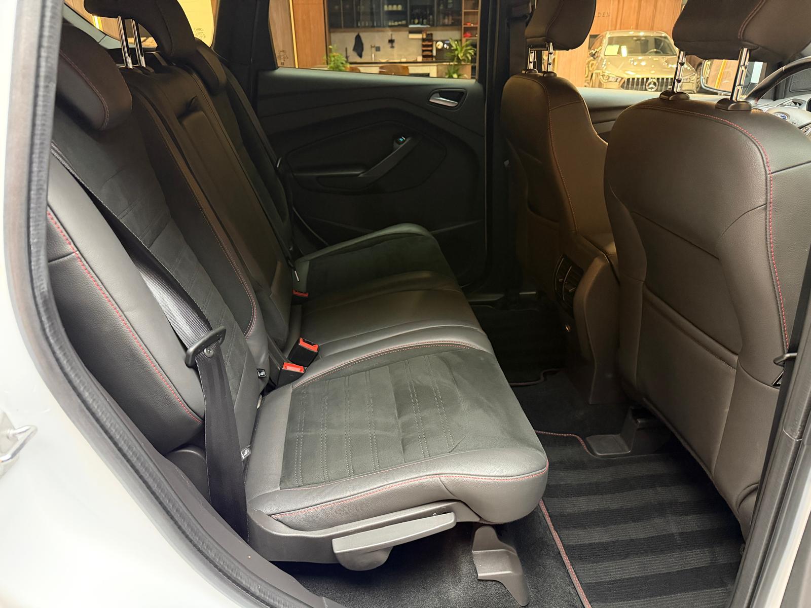 FORD Kuga 2.0 TDCi 150 ST-Line 2WD-image-17