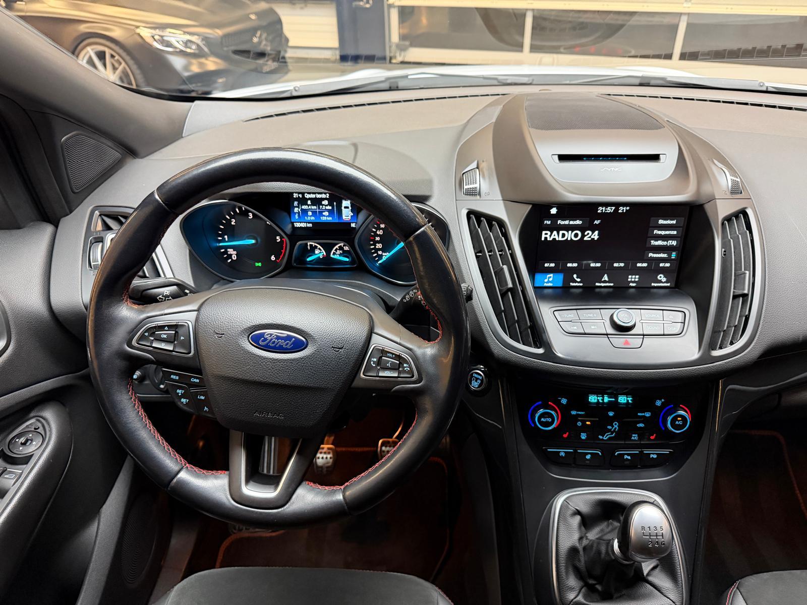 FORD Kuga 2.0 TDCi 150 ST-Line 2WD-image-12