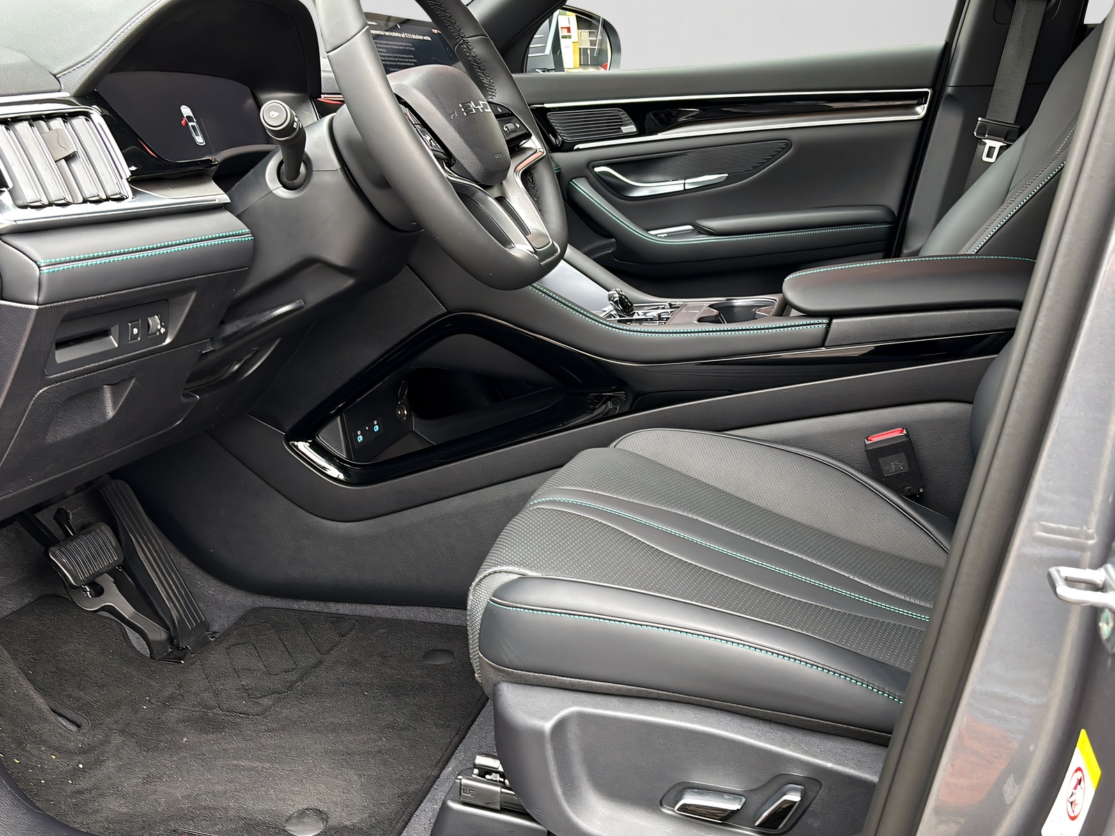 BYD Seal U DM-i Design AWD-image-10