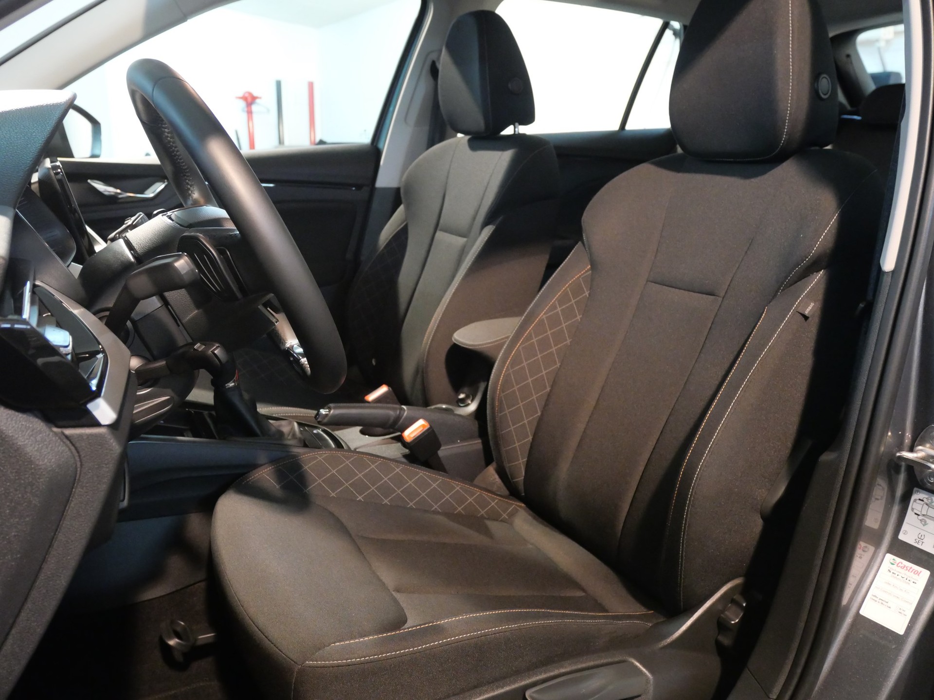 SKODA Kamiq 1.0 TSI Ambition DSG-image-23