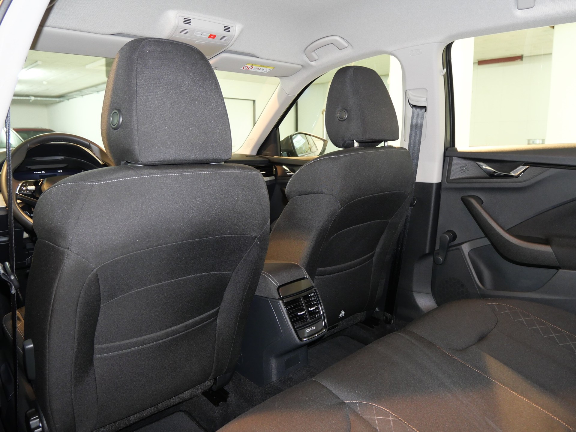 SKODA Kamiq 1.0 TSI Ambition DSG-image-24