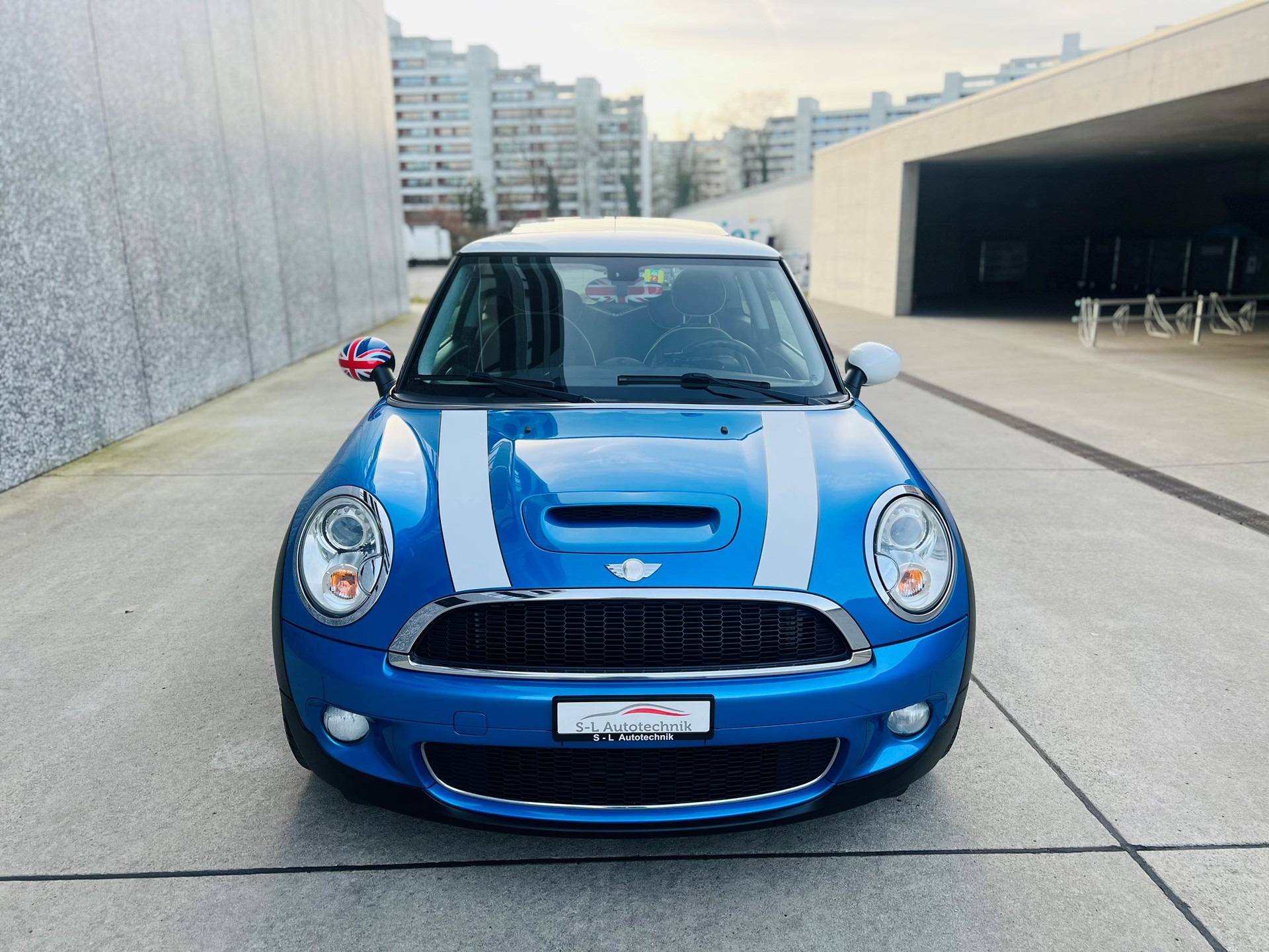 MINI Cooper S-image-1