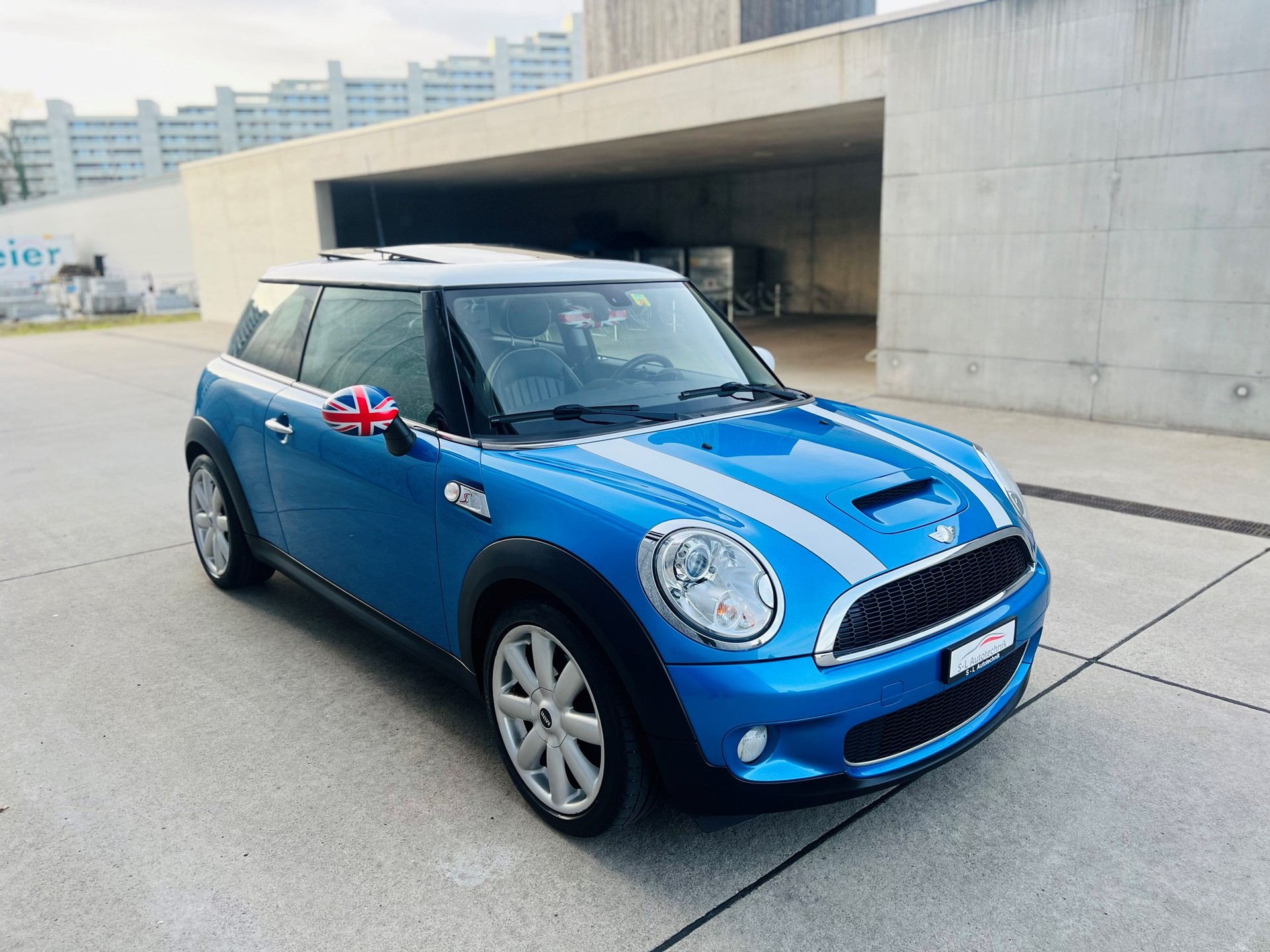 MINI Cooper S-image-2