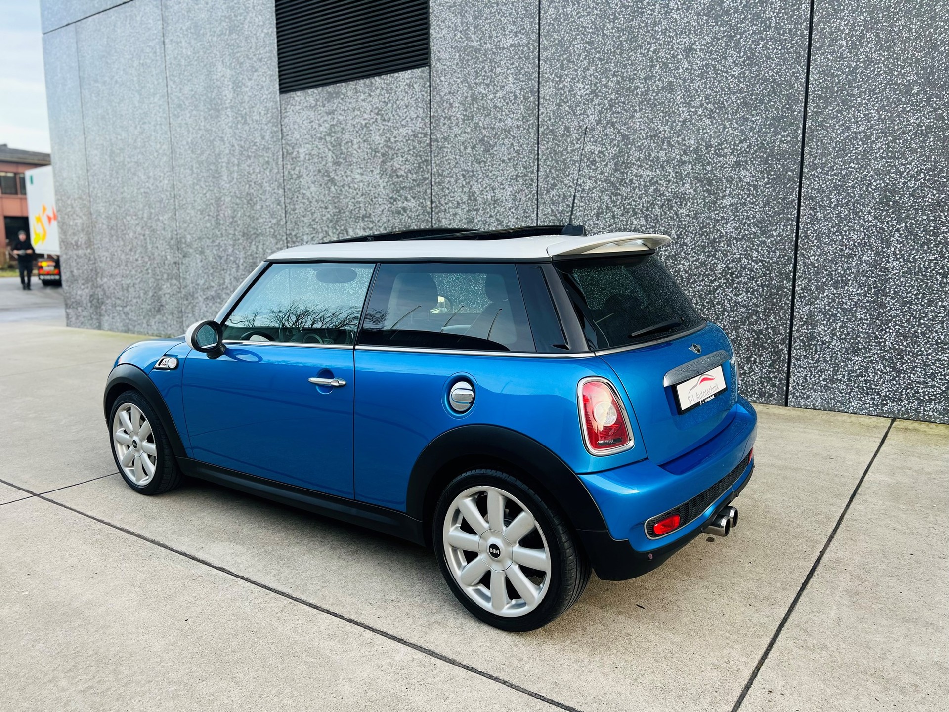 MINI Cooper S-image-3