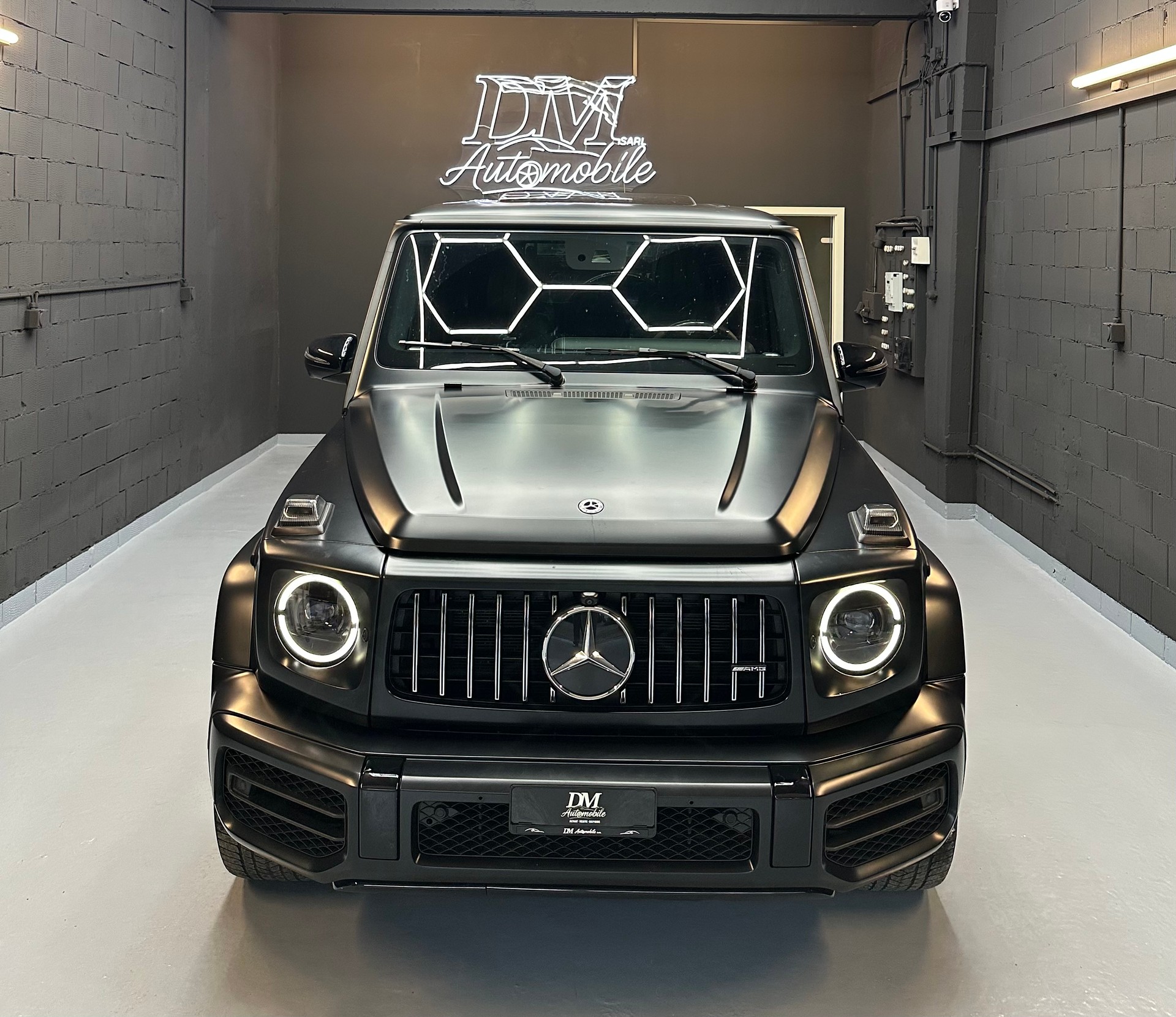 MERCEDES-BENZ G 63 AMG // Leasing dès 1’370.- // CH-AUTO🇨🇭&Service Gratuit // FULL CARBONE // CAPRISTO EXHAUST // Freins complets neufs !!-image-0