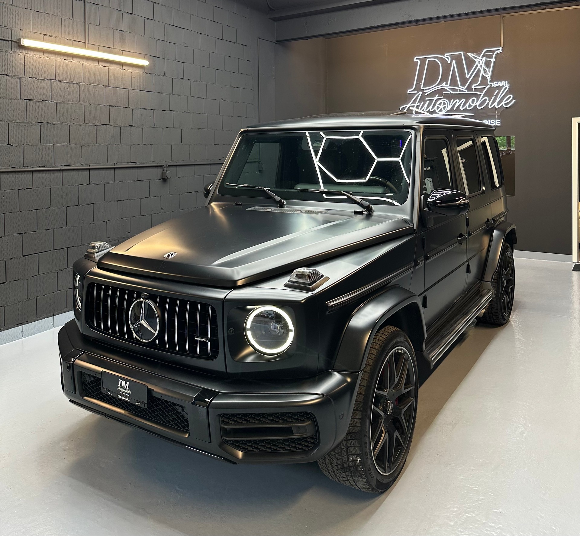 MERCEDES-BENZ G 63 AMG // Leasing dès 1’370.- // CH-AUTO🇨🇭&Service Gratuit // FULL CARBONE // CAPRISTO EXHAUST // Freins complets neufs !!-image-2