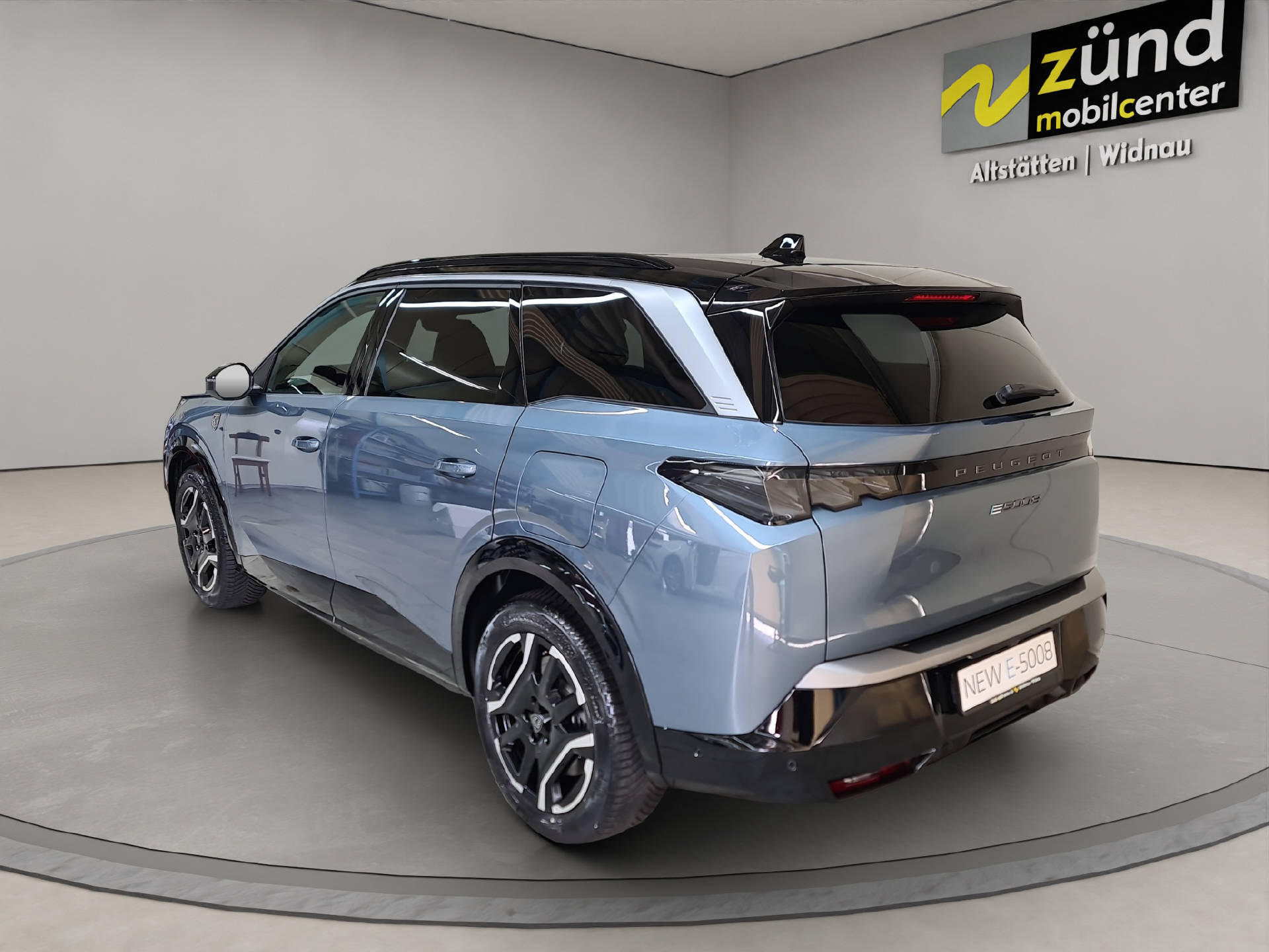 PEUGEOT e-5008 GT-image-2