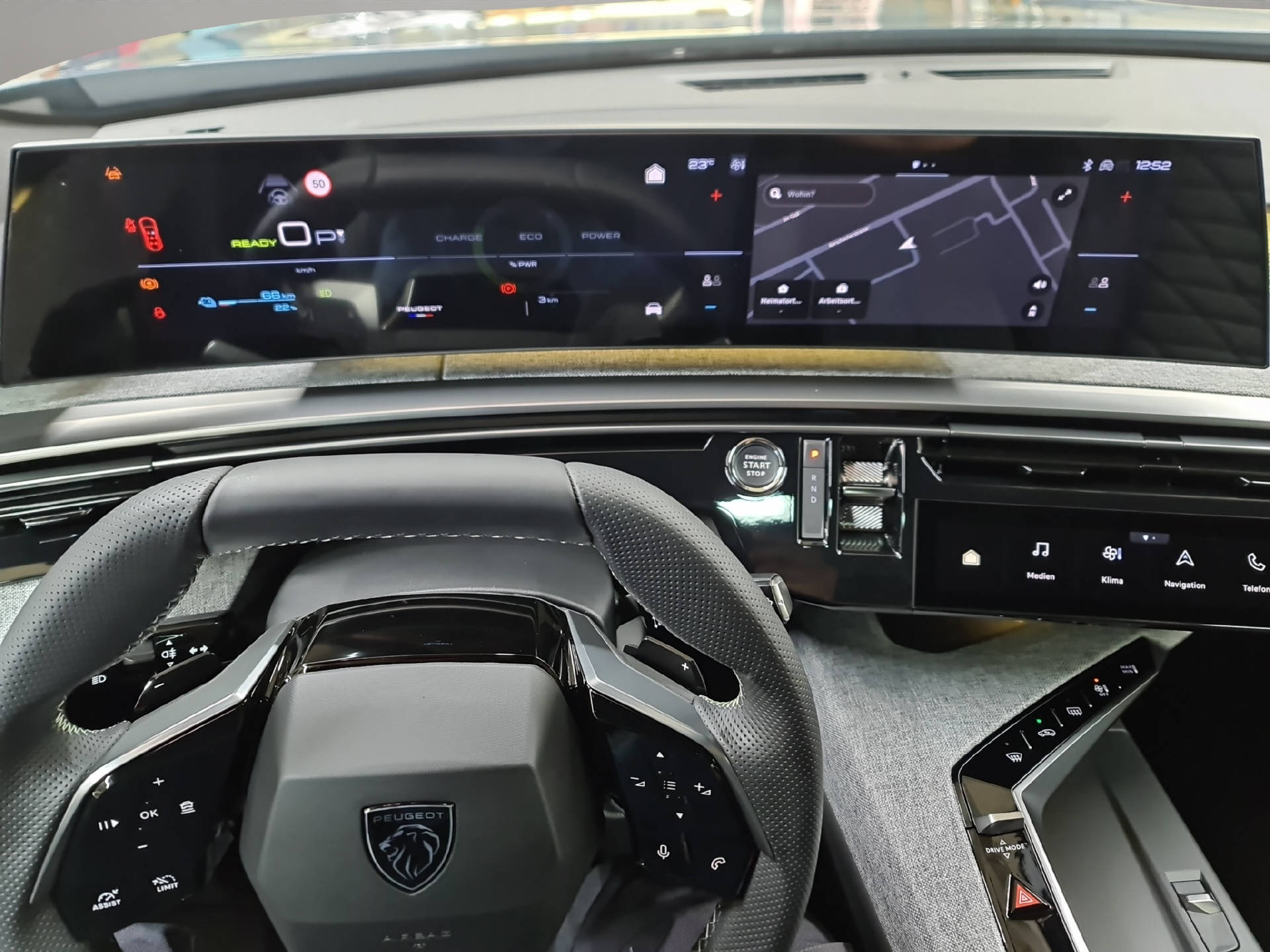 PEUGEOT e-5008 GT-image-6