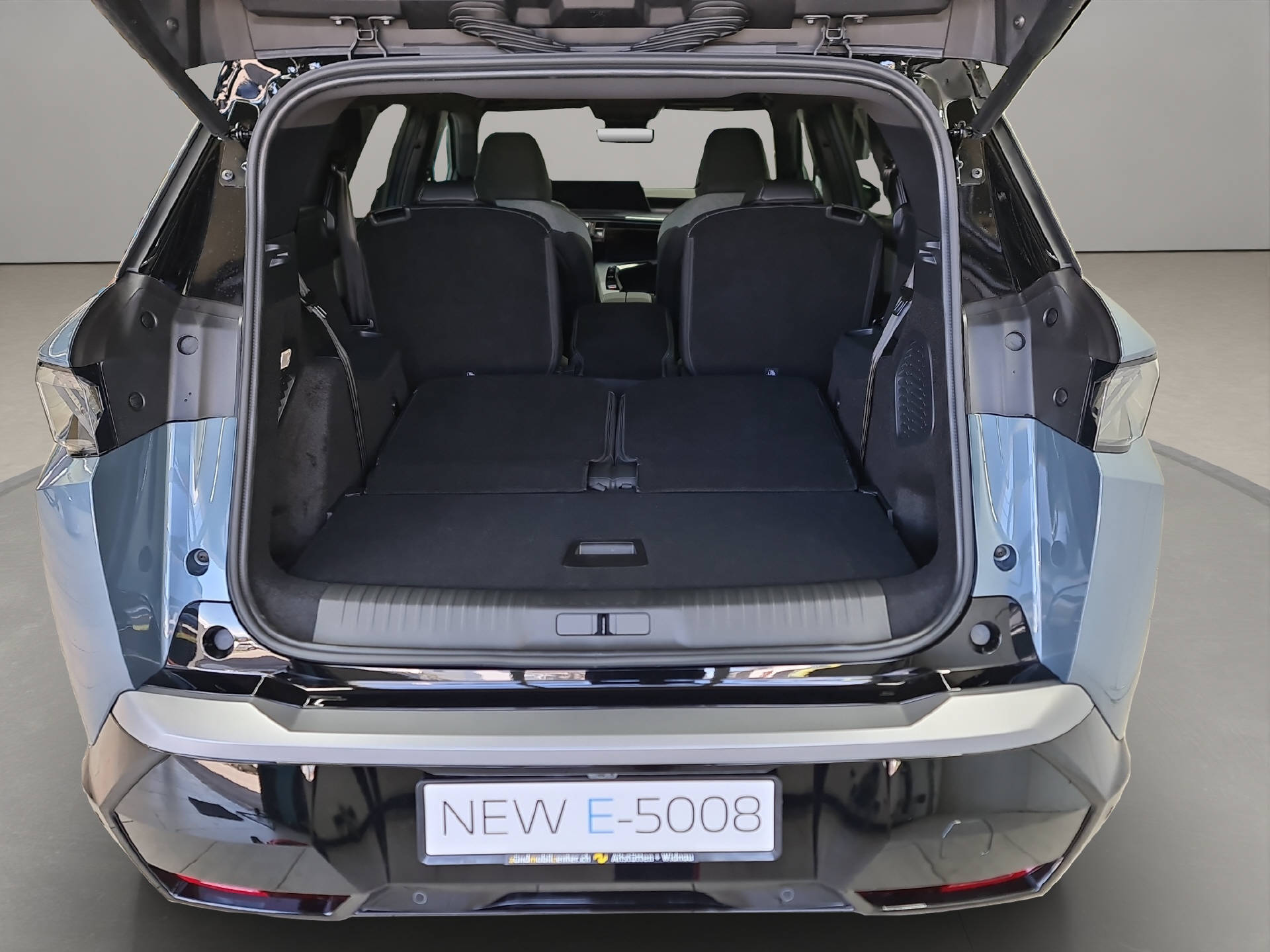 PEUGEOT e-5008 GT-image-14