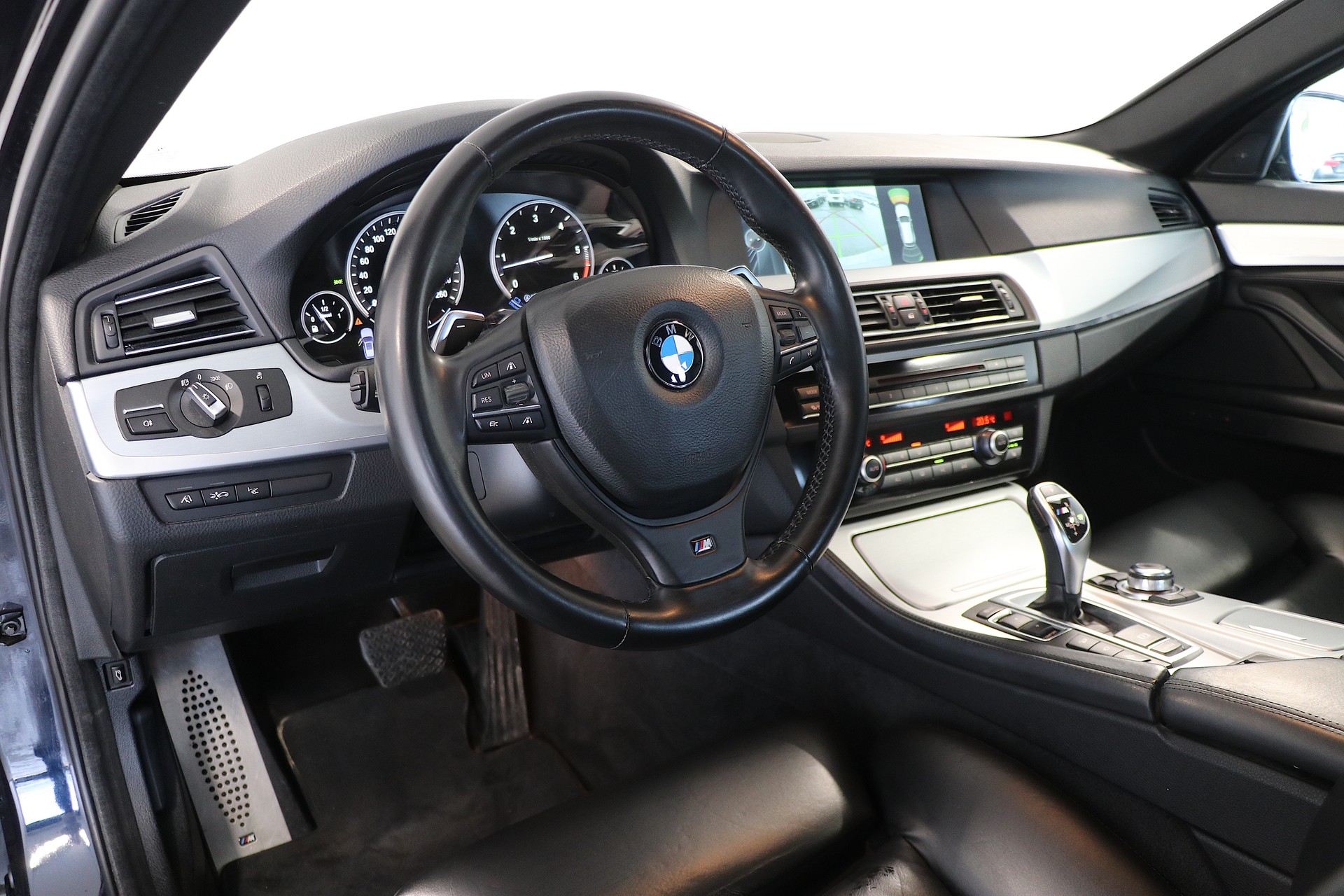 BMW M550d xDrive Touring Steptronic-image-7