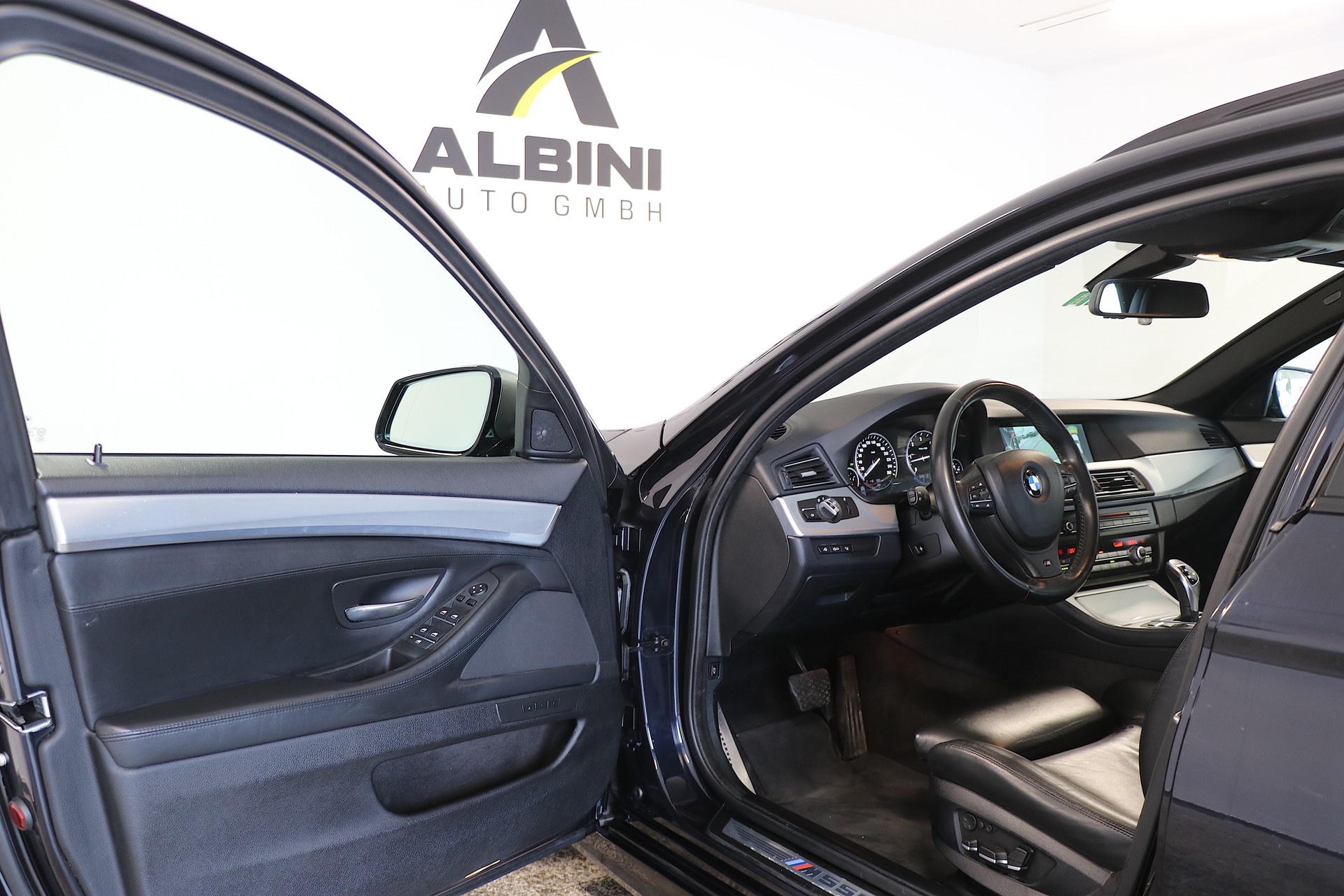 BMW M550d xDrive Touring Steptronic-image-4