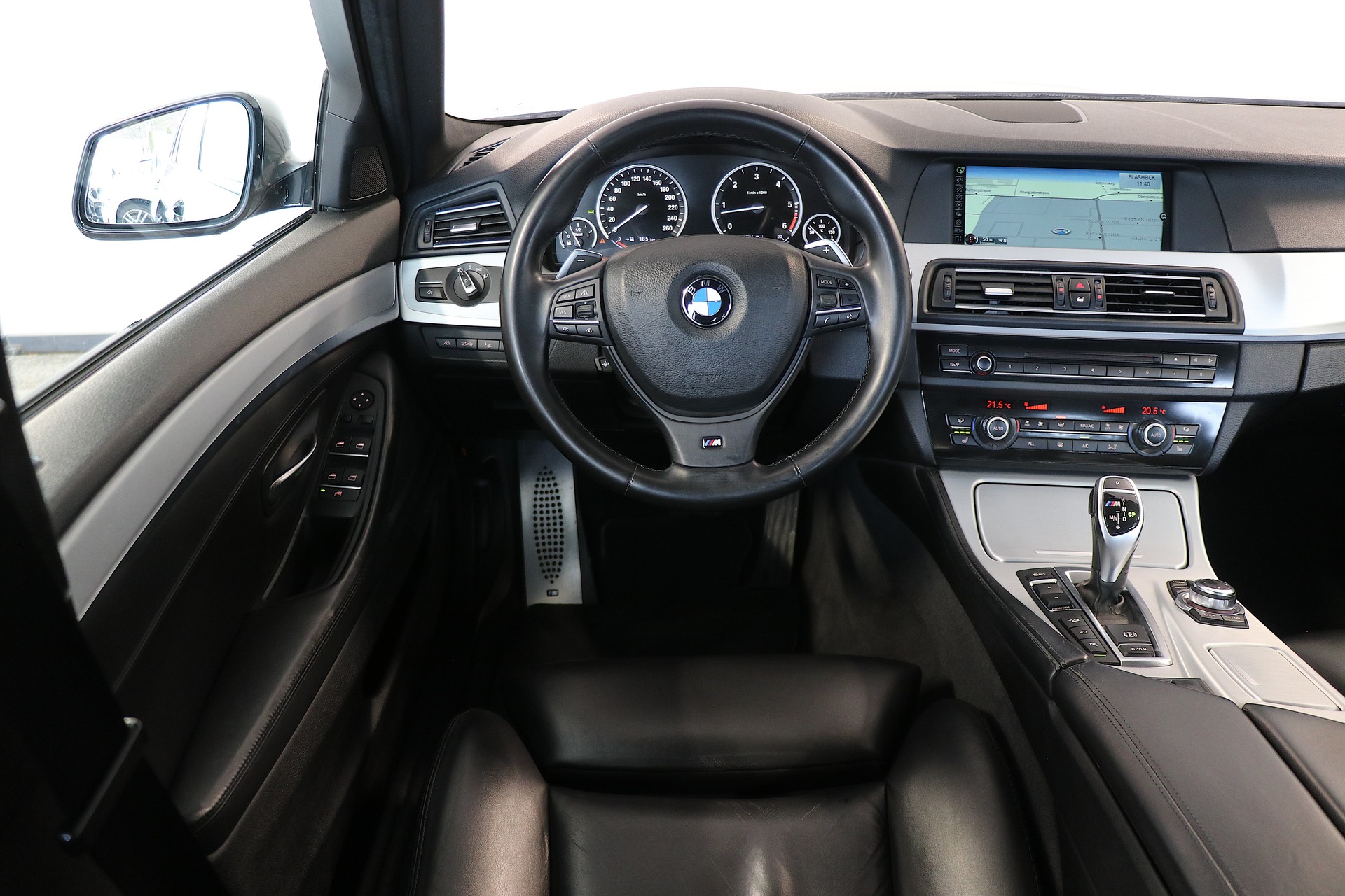 BMW M550d xDrive Touring Steptronic-image-8