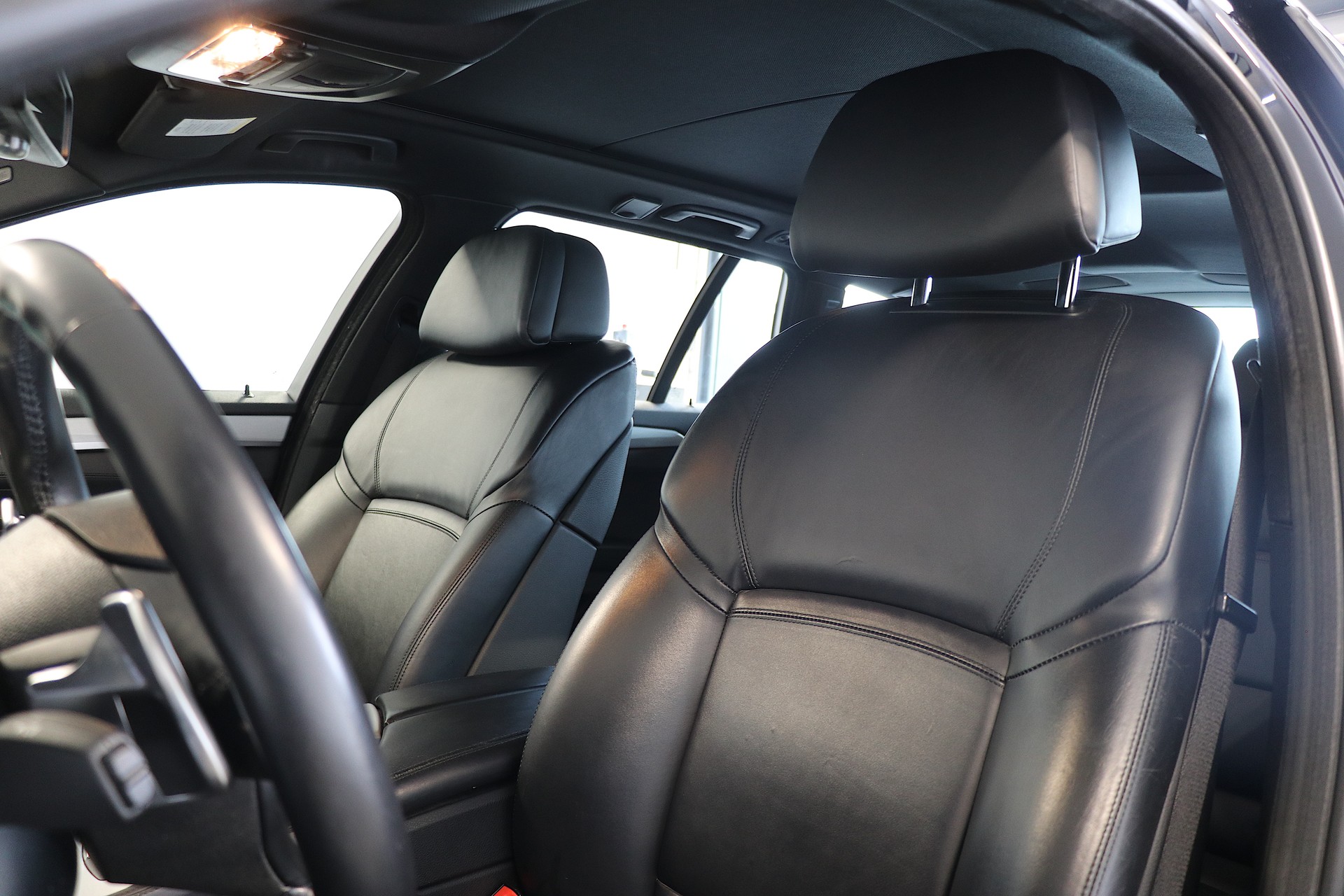 BMW M550d xDrive Touring Steptronic-image-6