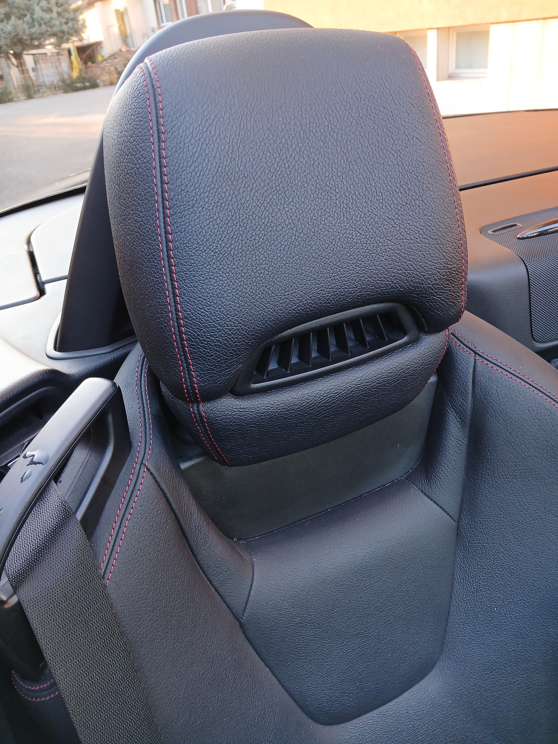 MERCEDES-BENZ SLK 200-image-8