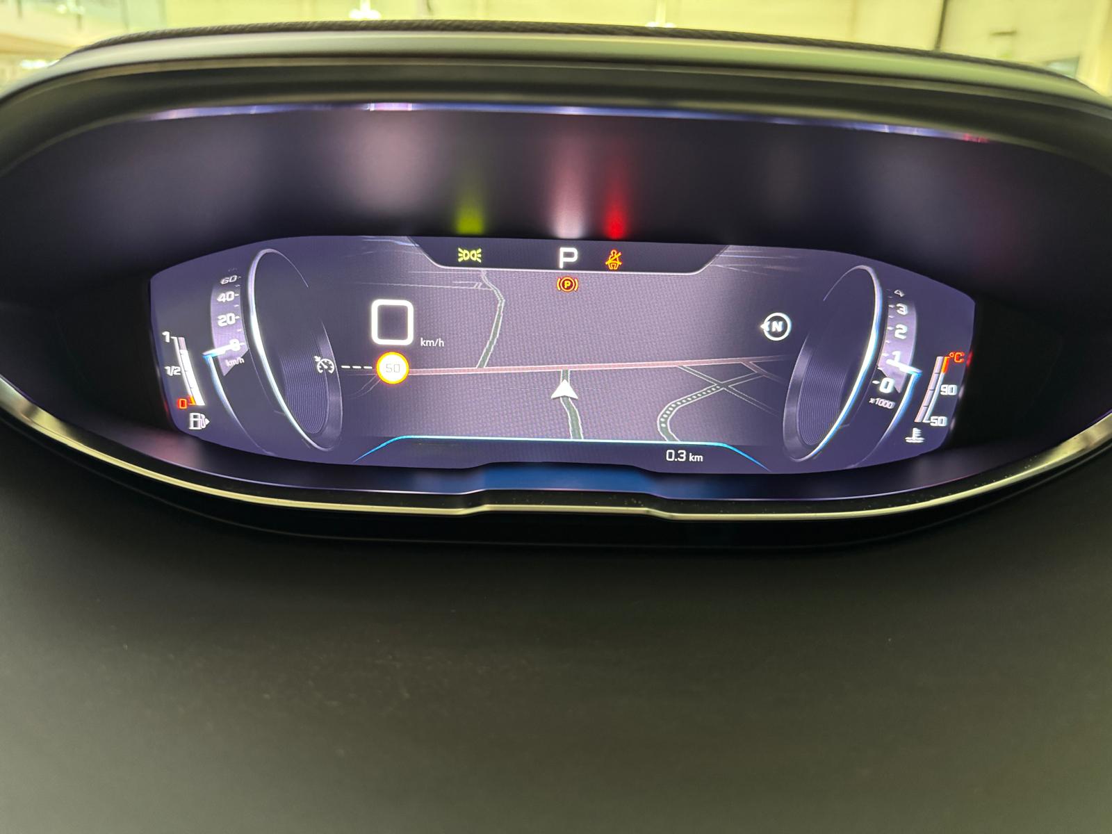 PEUGEOT 5008 1.5 BlueHDi Allure Pack-image-8