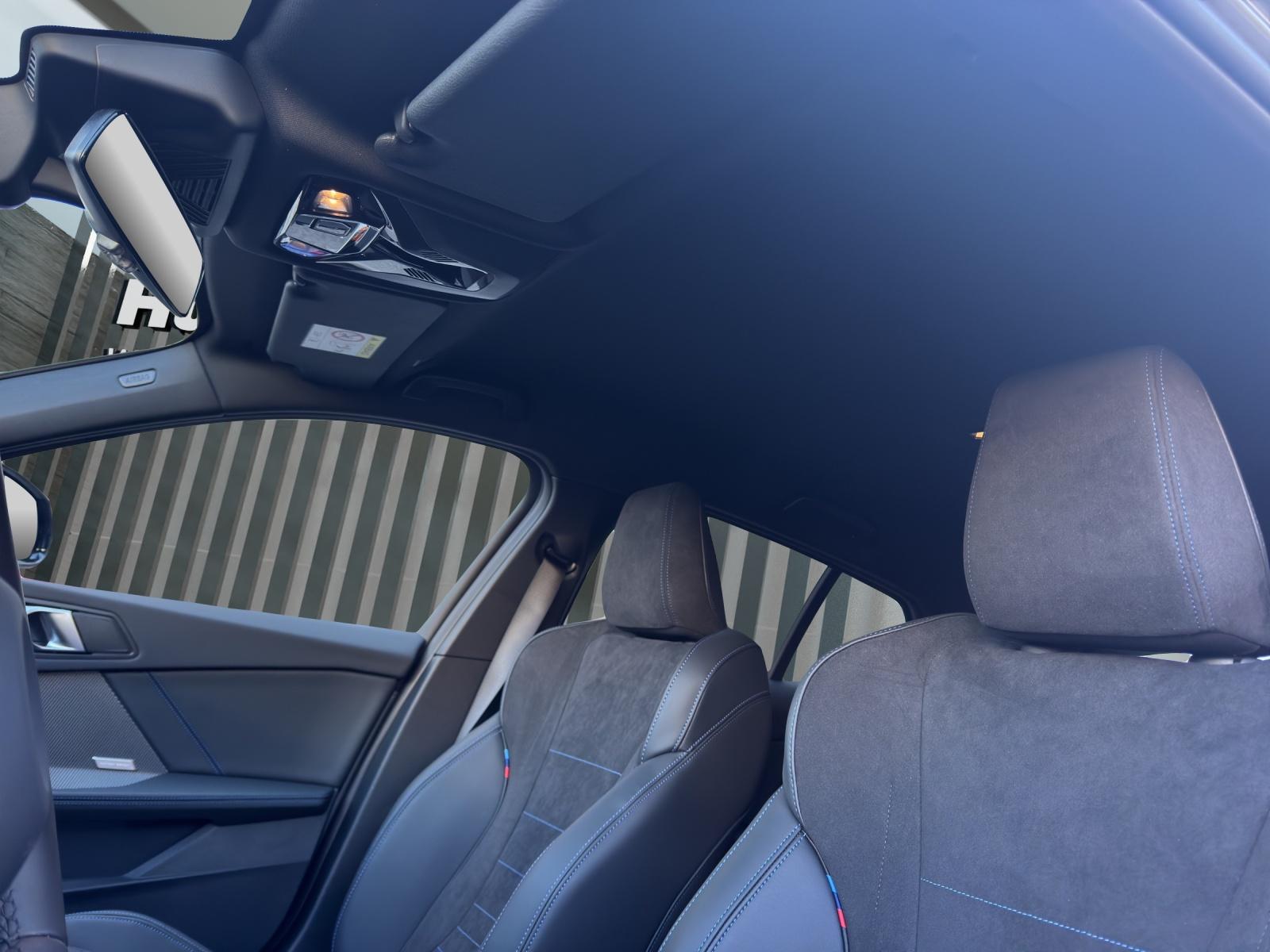 BMW 120i-image-19