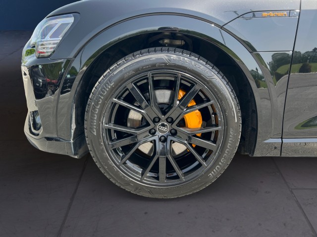 AUDI e-tron 50 S Line quattro-image-8